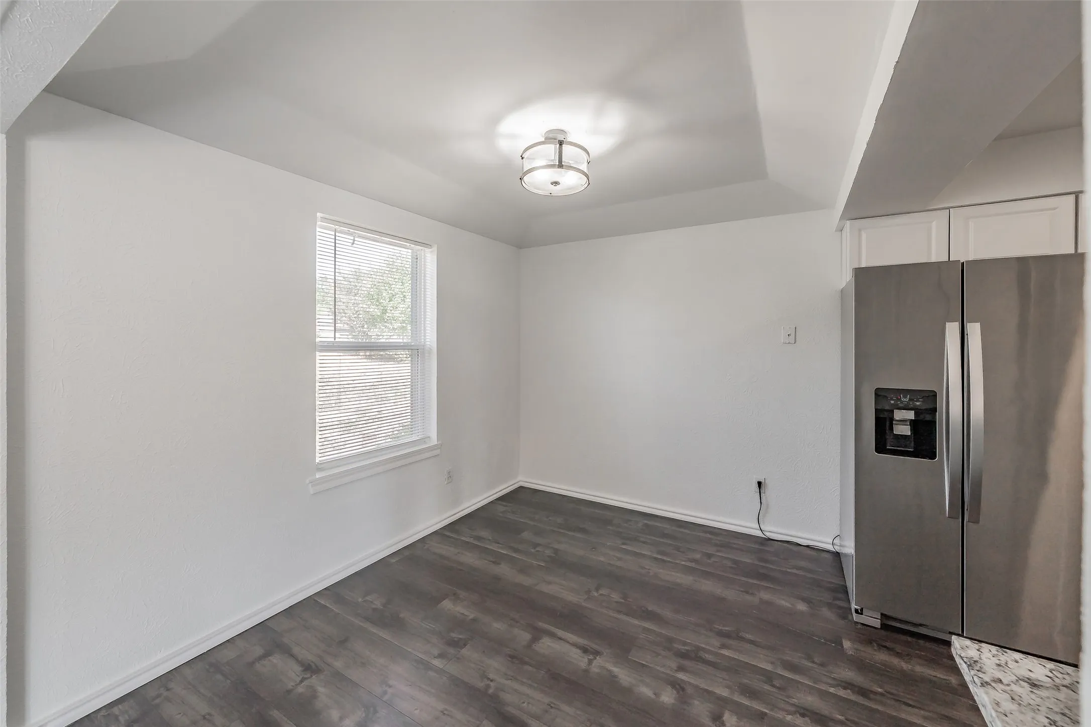 Single Family Residence For Rent in Dallas County , 5812 Regatta Circle, Dallas, Texas 75232, 3 Bedroom, 2 Bathroom, 2 Garage spaces, 1,303 Sqft, built in 1982, mls#21393603, Real Estate Agent in Dallas, Homes For Rent in Dallas county, Homes For Rent in Dallas, Realtor in Dallas Texas, Real Estate Brokerage Independent Realty Texas, Luminita Cordes Realtor