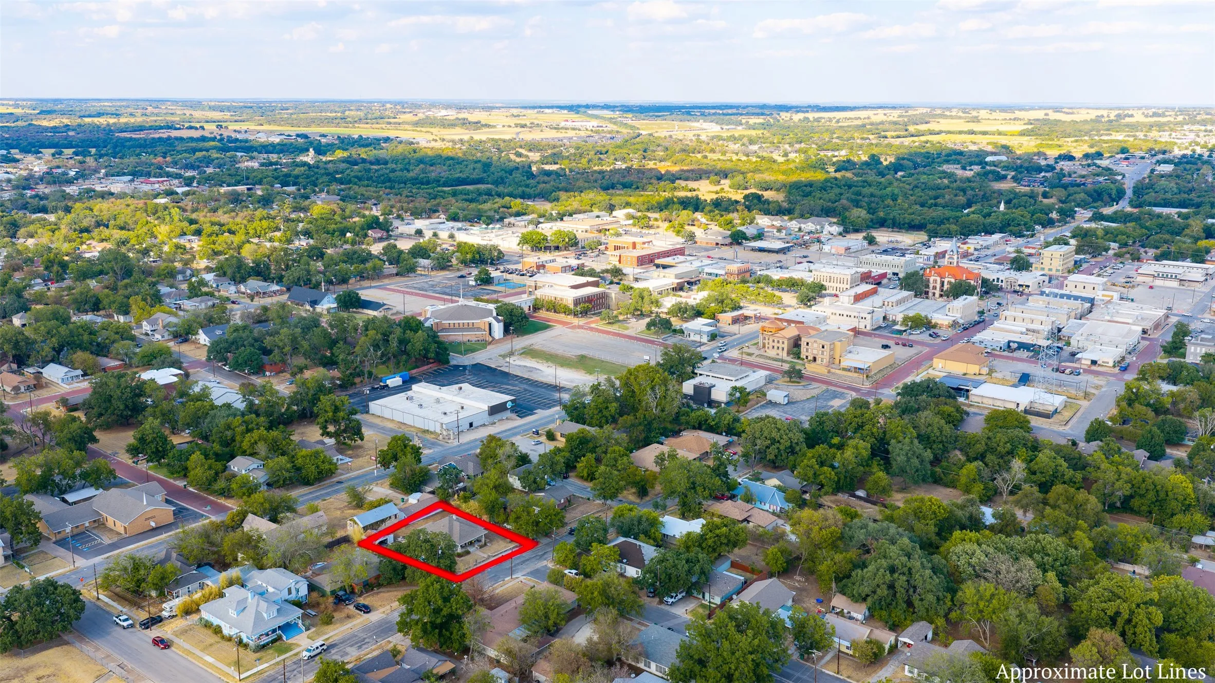 Single Family Residence For Sale in Erath County , 703 W College Street, Stephenville, Texas 76401, 2 Bedroom, 2 Bathroom, Garage spaces, 1,405 Sqft, built in 1920, mls#21389444, Real Estate Agent in Stephenville, Homes For Sale in Erath county, Homes For Sale in Stephenville, Realtor in Stephenville Texas, Real Estate Brokerage Independent Realty Texas, Luminita Cordes Realtor