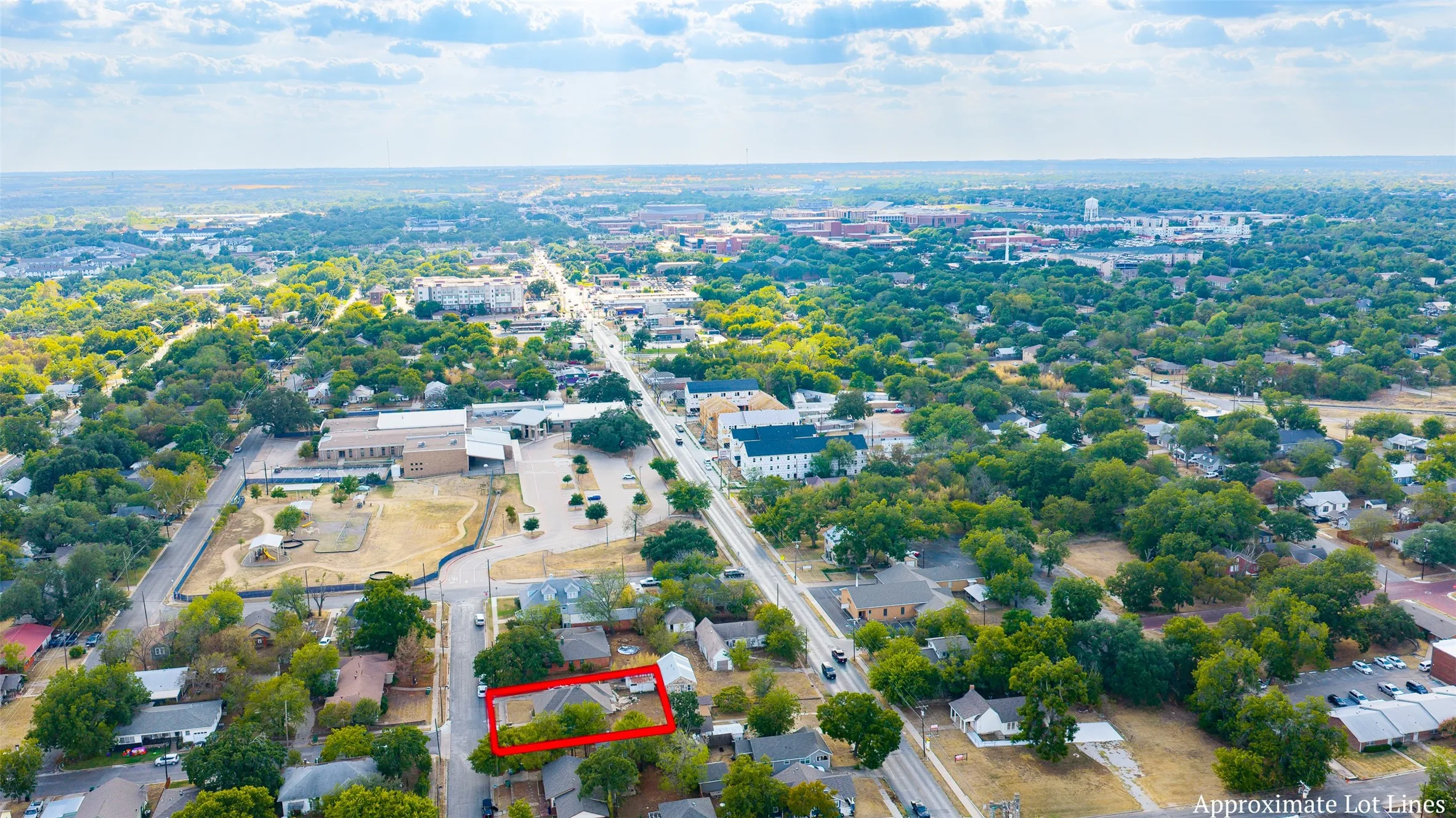 Single Family Residence For Sale in Erath County , 703 W College Street, Stephenville, Texas 76401, 2 Bedroom, 2 Bathroom, Garage spaces, 1,405 Sqft, built in 1920, mls#21389444, Real Estate Agent in Stephenville, Homes For Sale in Erath county, Homes For Sale in Stephenville, Realtor in Stephenville Texas, Real Estate Brokerage Independent Realty Texas, Luminita Cordes Realtor