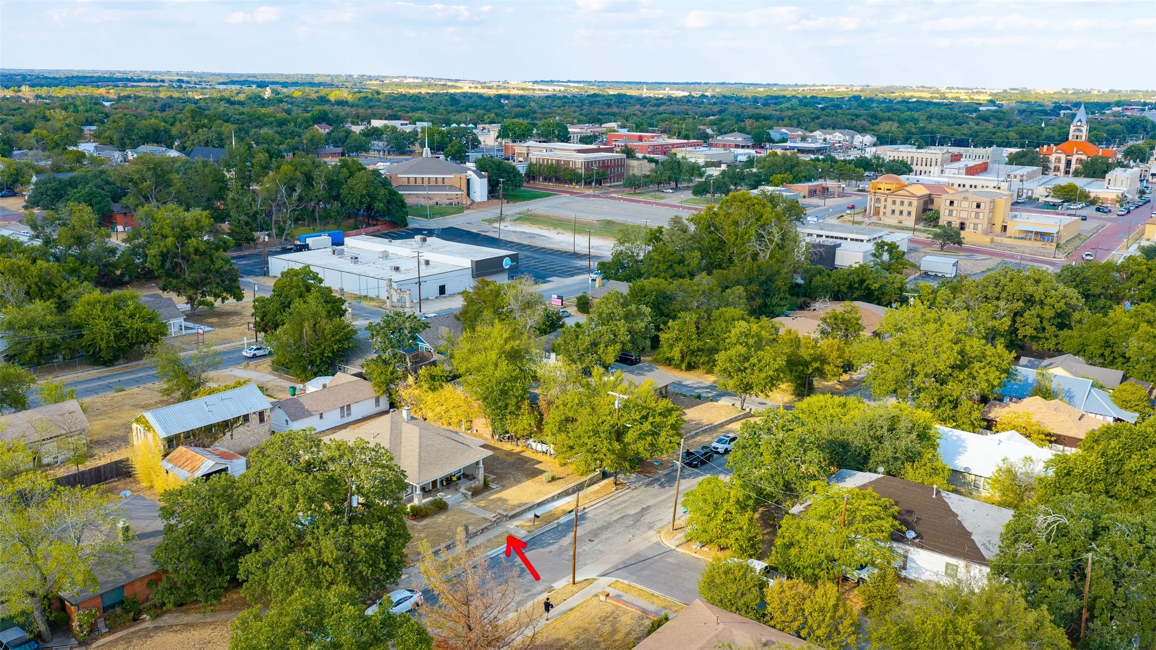 Single Family Residence For Sale in Erath County , 703 W College Street, Stephenville, Texas 76401, 2 Bedroom, 2 Bathroom, Garage spaces, 1,405 Sqft, built in 1920, mls#21389444, Real Estate Agent in Stephenville, Homes For Sale in Erath county, Homes For Sale in Stephenville, Realtor in Stephenville Texas, Real Estate Brokerage Independent Realty Texas, Luminita Cordes Realtor