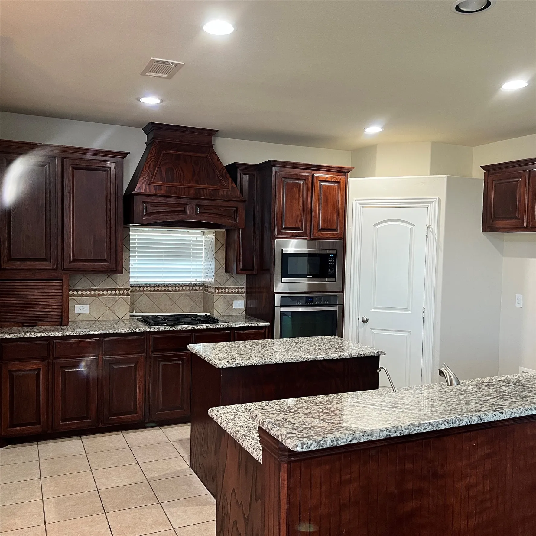 Single Family Residence For Rent in Collin County , 3532 Ballycastle Drive, Plano, Texas 75074, 5 Bedroom, 3 Bathroom, 2 Garage spaces, 3,434 Sqft, built in 2012, mls#21393543, Real Estate Agent in Plano, Homes For Rent in Collin county, Homes For Rent in Plano, Realtor in Plano Texas, Real Estate Brokerage Independent Realty Texas, Luminita Cordes Realtor