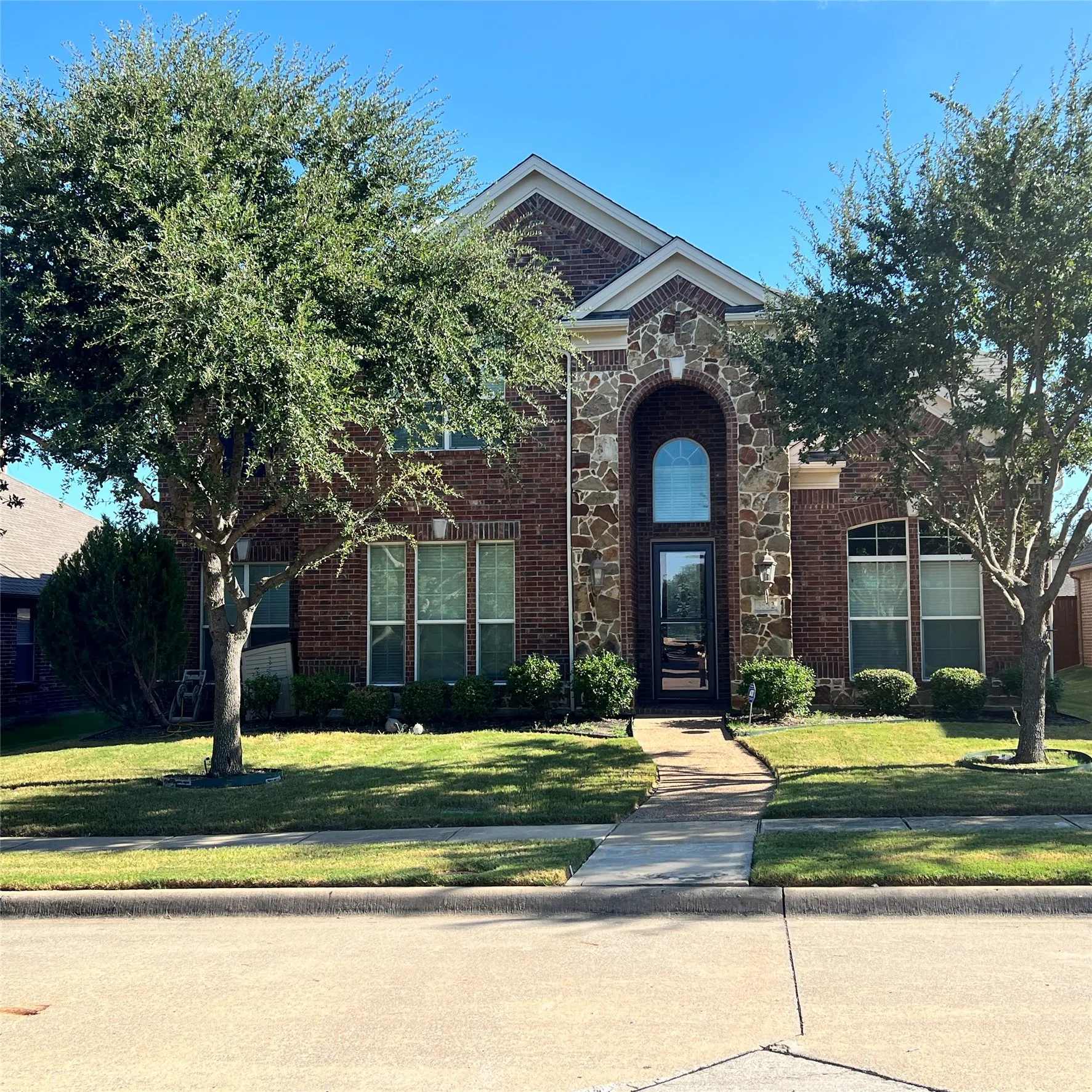 Single Family Residence For Rent