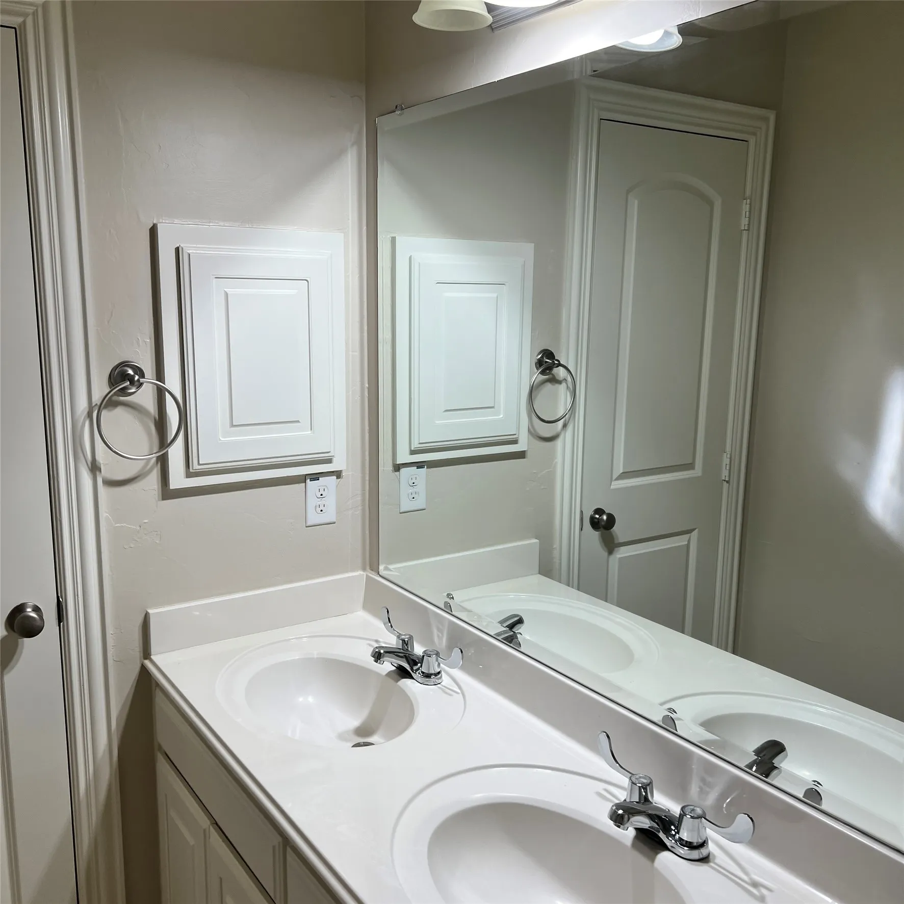 Single Family Residence For Rent in Collin County , 3532 Ballycastle Drive, Plano, Texas 75074, 5 Bedroom, 3 Bathroom, 2 Garage spaces, 3,434 Sqft, built in 2012, mls#21393543, Real Estate Agent in Plano, Homes For Rent in Collin county, Homes For Rent in Plano, Realtor in Plano Texas, Real Estate Brokerage Independent Realty Texas, Luminita Cordes Realtor