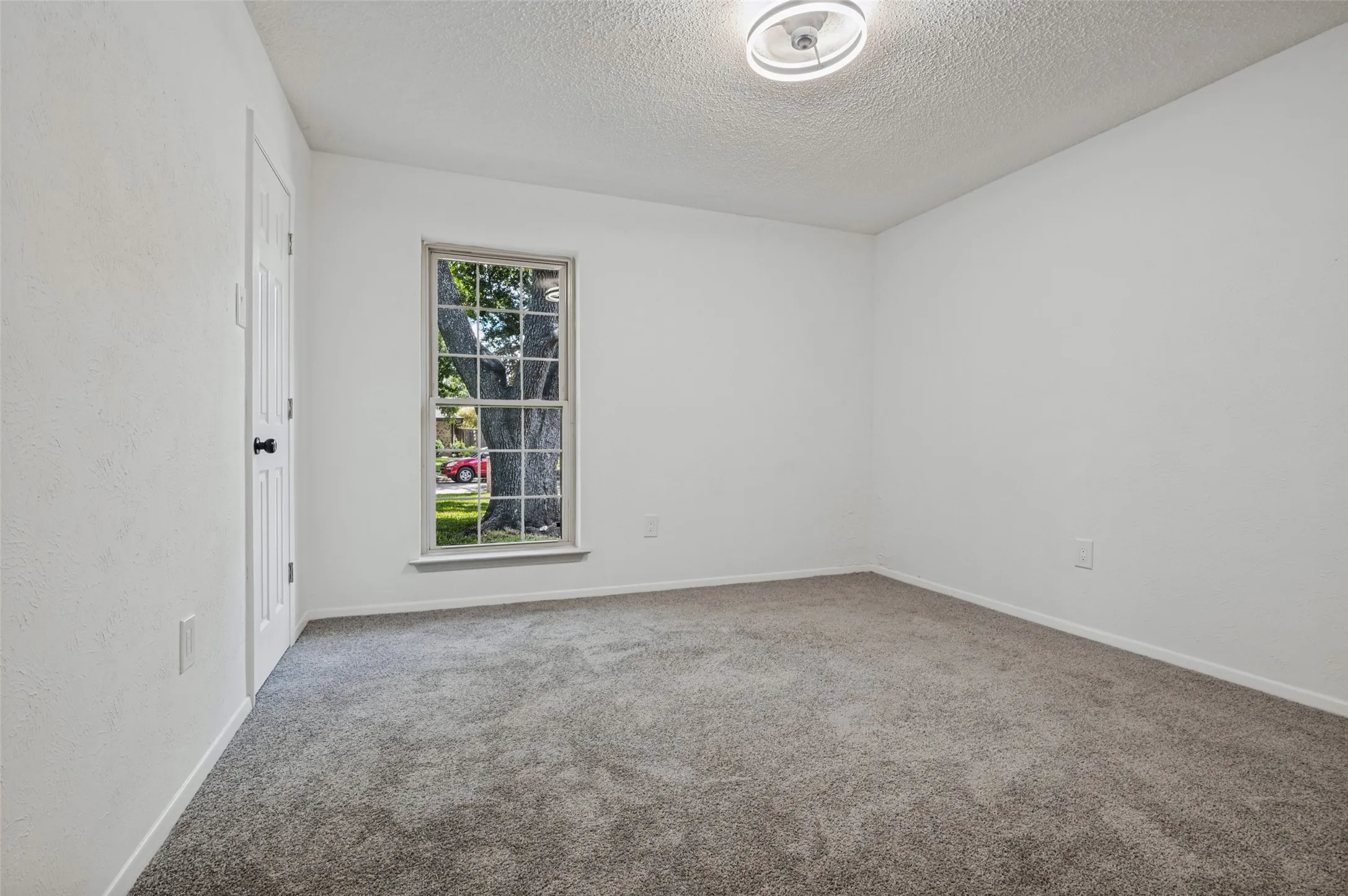 Single Family Residence For Sale in Dallas County , 1921 Covey Court, Irving, Texas 75060, 3 Bedroom, 2 Bathroom, 2 Garage spaces, 1,582 Sqft, built in 1978, mls#21393547, Real Estate Agent in Irving, Homes For Sale in Dallas county, Homes For Sale in Irving, Realtor in Irving Texas, Real Estate Brokerage Independent Realty Texas, Luminita Cordes Realtor
