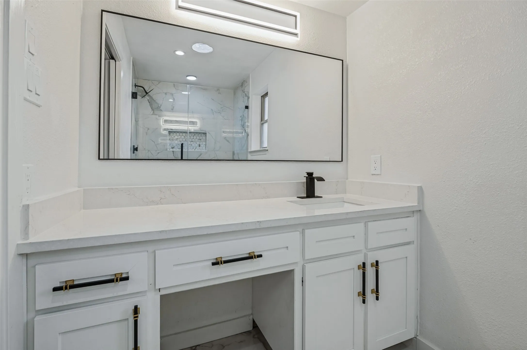 Single Family Residence For Sale in Dallas County , 1921 Covey Court, Irving, Texas 75060, 3 Bedroom, 2 Bathroom, 2 Garage spaces, 1,582 Sqft, built in 1978, mls#21393547, Real Estate Agent in Irving, Homes For Sale in Dallas county, Homes For Sale in Irving, Realtor in Irving Texas, Real Estate Brokerage Independent Realty Texas, Luminita Cordes Realtor