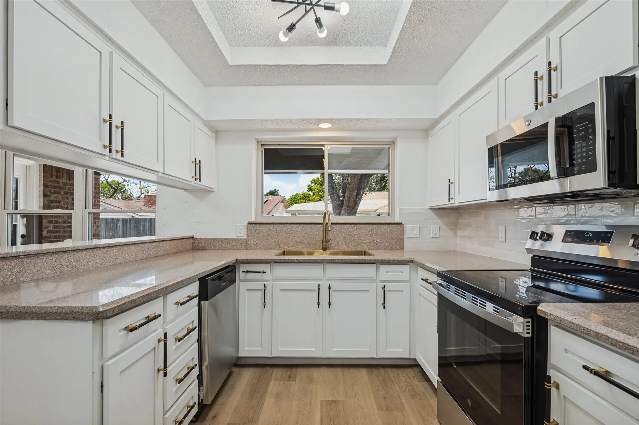 Single Family Residence For Sale in Dallas County , 1921 Covey Court, Irving, Texas 75060, 3 Bedroom, 2 Bathroom, 2 Garage spaces, 1,582 Sqft, built in 1978, mls#21393547, Real Estate Agent in Irving, Homes For Sale in Dallas county, Homes For Sale in Irving, Realtor in Irving Texas, Real Estate Brokerage Independent Realty Texas, Luminita Cordes Realtor