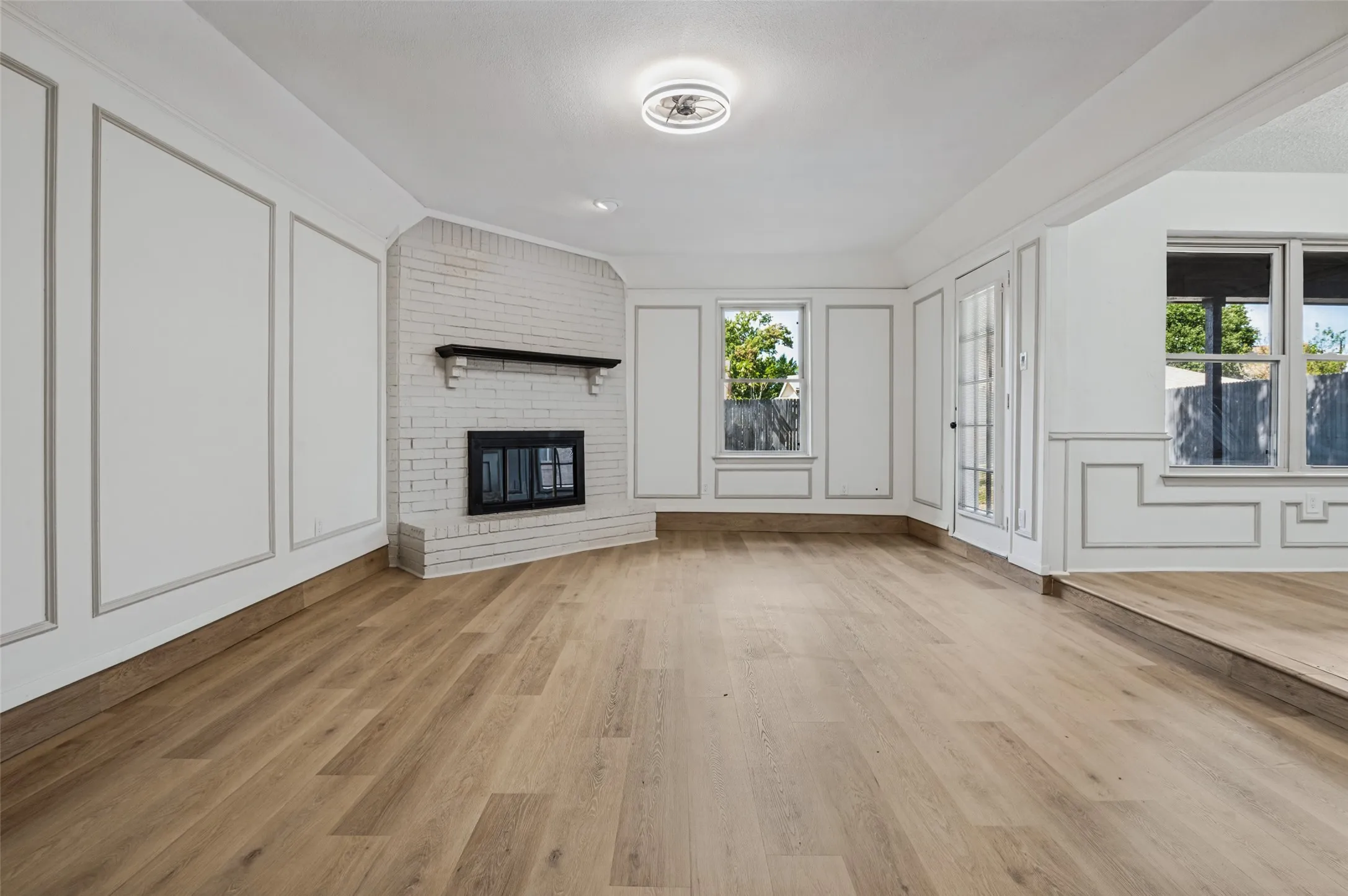 Single Family Residence For Sale in Dallas County , 1921 Covey Court, Irving, Texas 75060, 3 Bedroom, 2 Bathroom, 2 Garage spaces, 1,582 Sqft, built in 1978, mls#21393547, Real Estate Agent in Irving, Homes For Sale in Dallas county, Homes For Sale in Irving, Realtor in Irving Texas, Real Estate Brokerage Independent Realty Texas, Luminita Cordes Realtor