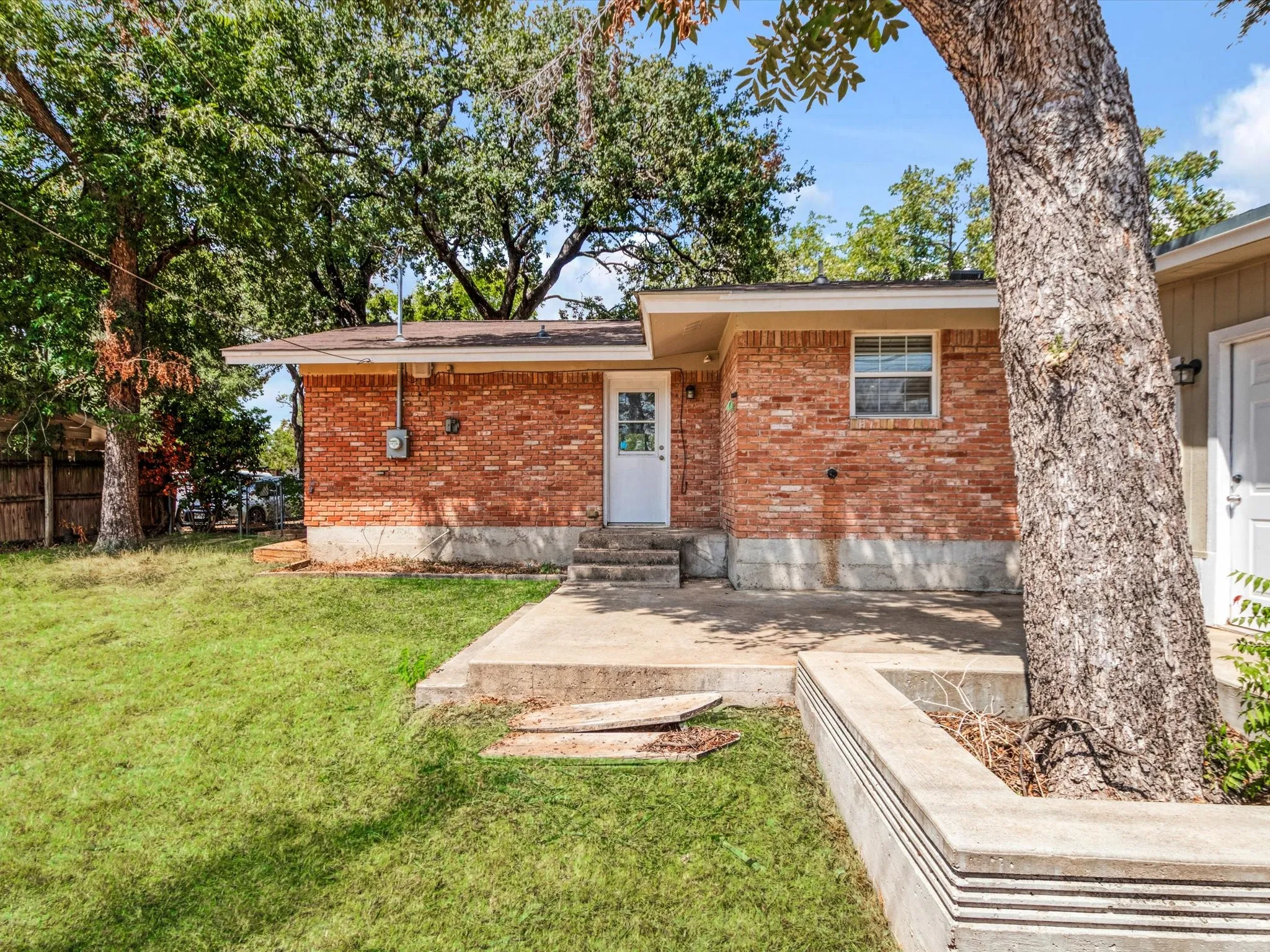 Single Family Residence For Rent in Dallas County , 2222 Woodoak Drive, Irving, Texas 75060, 4 Bedroom, 2 Bathroom, 2 Garage spaces, 1,647 Sqft, built in 1961, mls#21393619, Real Estate Agent in Irving, Homes For Rent in Dallas county, Homes For Rent in Irving, Realtor in Irving Texas, Real Estate Brokerage Independent Realty Texas, Luminita Cordes Realtor