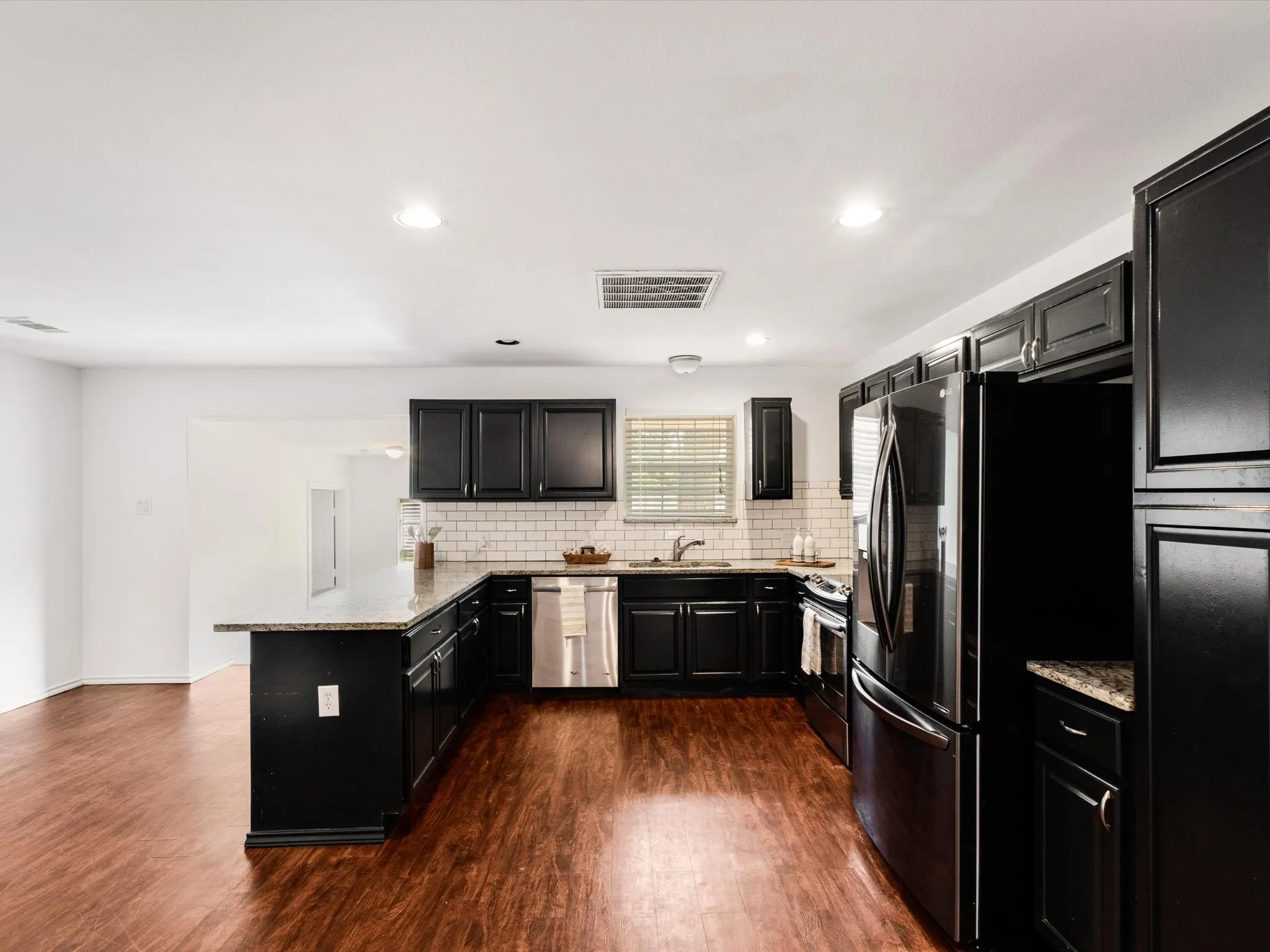 Single Family Residence For Rent in Dallas County , 2222 Woodoak Drive, Irving, Texas 75060, 4 Bedroom, 2 Bathroom, 2 Garage spaces, 1,647 Sqft, built in 1961, mls#21393619, Real Estate Agent in Irving, Homes For Rent in Dallas county, Homes For Rent in Irving, Realtor in Irving Texas, Real Estate Brokerage Independent Realty Texas, Luminita Cordes Realtor