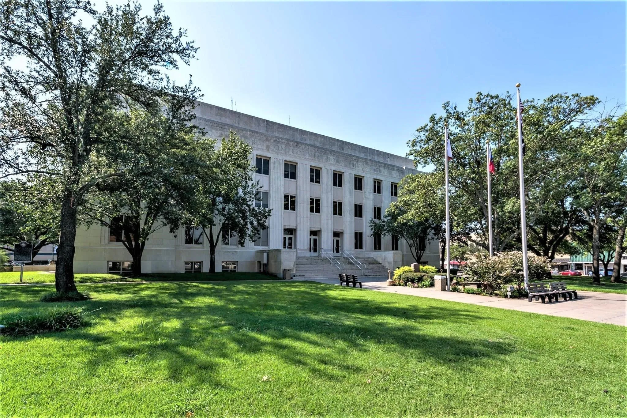 Grayson County Courthouse on the Square