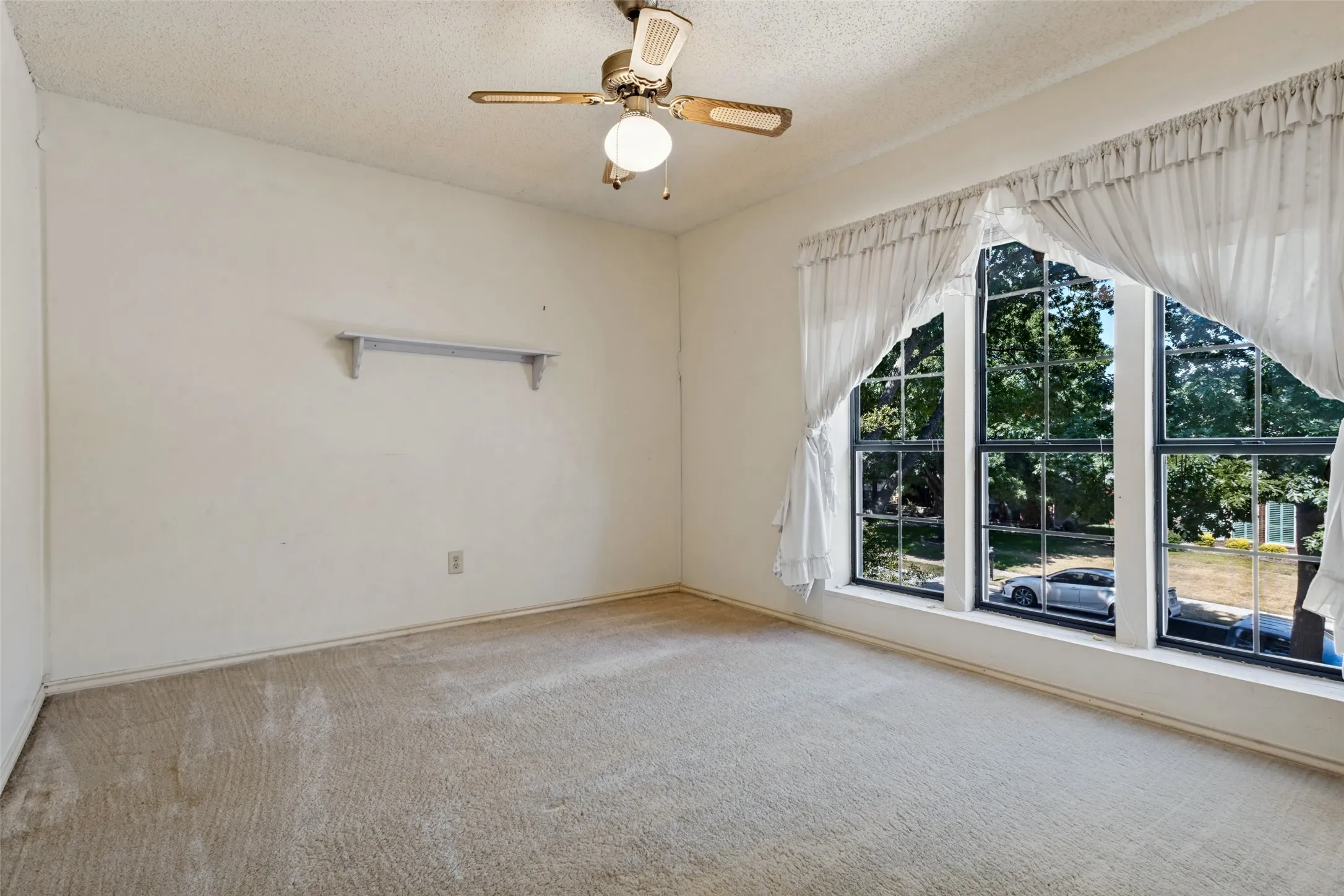 Single Family Residence For Sale in Collin County , 3428 Omar Lane, Plano, Texas 75023, 4 Bedroom, 3 Bathroom, 2 Garage spaces, 2,557 Sqft, built in 1983, mls#21393604, Real Estate Agent in Plano, Homes For Sale in Collin county, Homes For Sale in Plano, Realtor in Plano Texas, Real Estate Brokerage Independent Realty Texas, Luminita Cordes Realtor