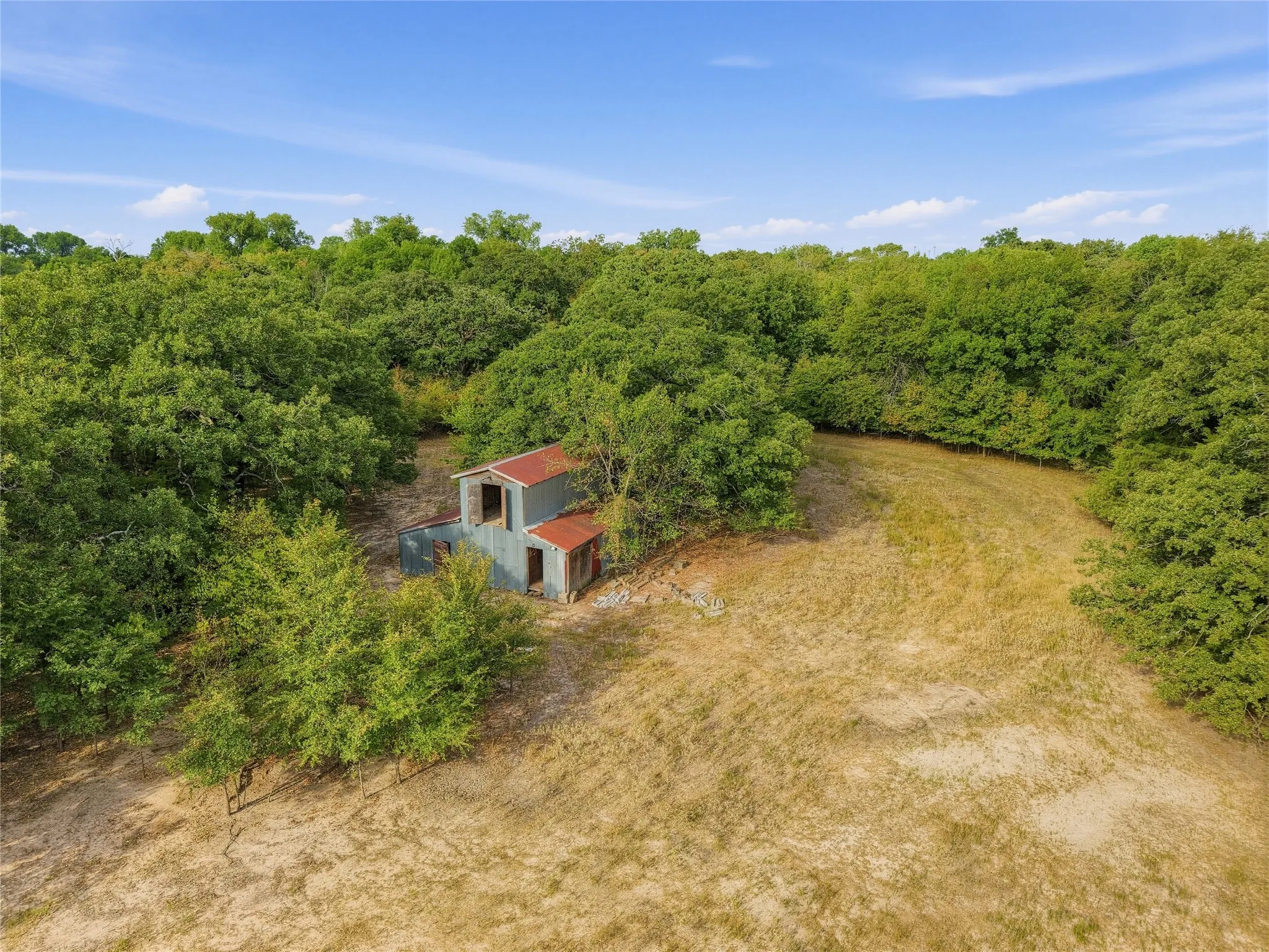 Single Family Residence For Sale in Dallas County , 1611 Shepherd Lane, Dallas, Texas 75253, 3 Bedroom, 2 Bathroom, 2 Garage spaces, 1,732 Sqft, built in 1972, mls#21392689, Real Estate Agent in Dallas, Homes For Sale in Dallas county, Homes For Sale in Dallas, Realtor in Dallas Texas, Real Estate Brokerage Independent Realty Texas, Luminita Cordes Realtor