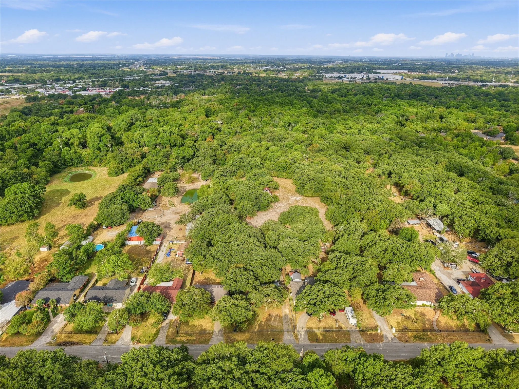 Single Family Residence For Sale in Dallas County , 1611 Shepherd Lane, Dallas, Texas 75253, 3 Bedroom, 2 Bathroom, 2 Garage spaces, 1,732 Sqft, built in 1972, mls#21392689, Real Estate Agent in Dallas, Homes For Sale in Dallas county, Homes For Sale in Dallas, Realtor in Dallas Texas, Real Estate Brokerage Independent Realty Texas, Luminita Cordes Realtor