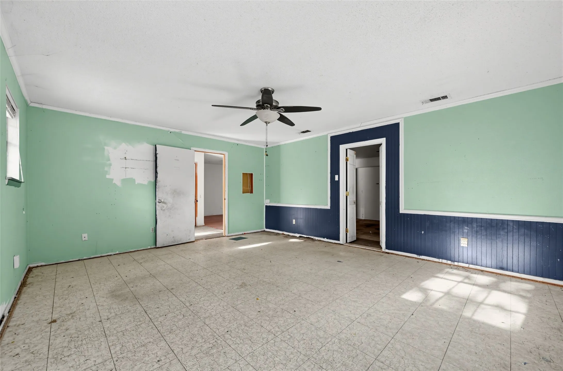 Single Family Residence For Sale in Dallas County , 1611 Shepherd Lane, Dallas, Texas 75253, 3 Bedroom, 2 Bathroom, 2 Garage spaces, 1,732 Sqft, built in 1972, mls#21392689, Real Estate Agent in Dallas, Homes For Sale in Dallas county, Homes For Sale in Dallas, Realtor in Dallas Texas, Real Estate Brokerage Independent Realty Texas, Luminita Cordes Realtor