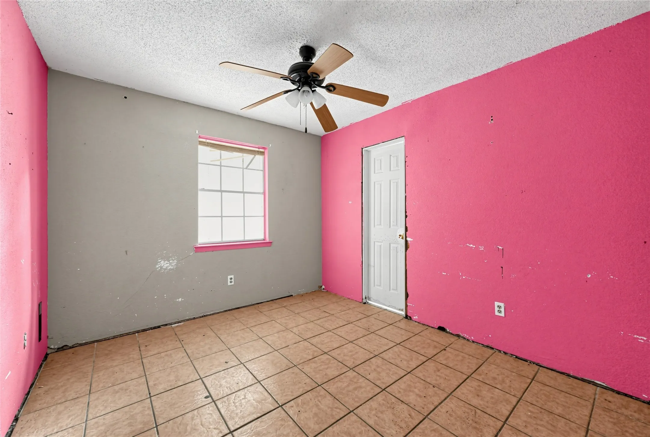 Single Family Residence For Sale in Dallas County , 1611 Shepherd Lane, Dallas, Texas 75253, 3 Bedroom, 2 Bathroom, 2 Garage spaces, 1,732 Sqft, built in 1972, mls#21392689, Real Estate Agent in Dallas, Homes For Sale in Dallas county, Homes For Sale in Dallas, Realtor in Dallas Texas, Real Estate Brokerage Independent Realty Texas, Luminita Cordes Realtor