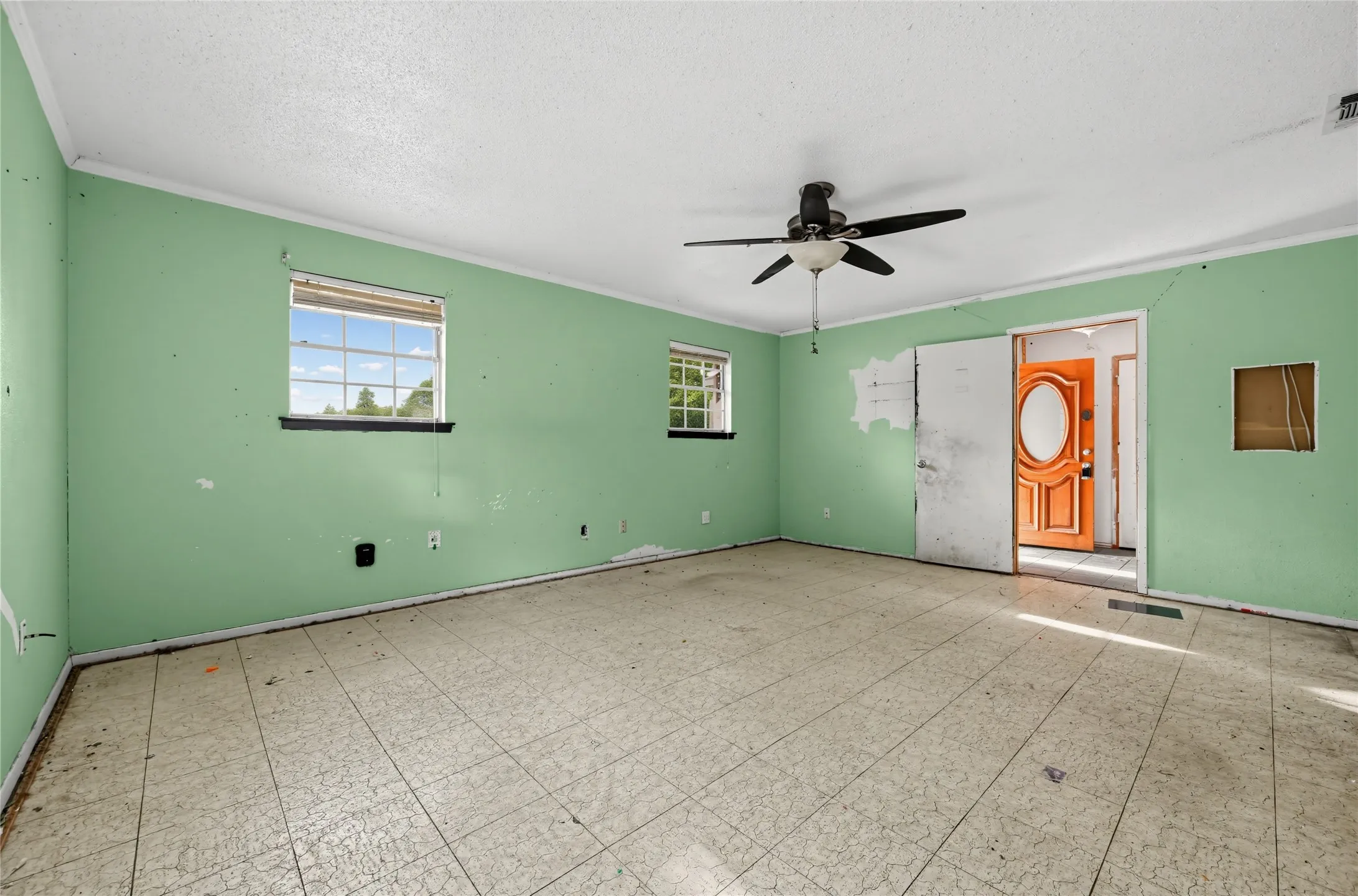 Single Family Residence For Sale in Dallas County , 1611 Shepherd Lane, Dallas, Texas 75253, 3 Bedroom, 2 Bathroom, 2 Garage spaces, 1,732 Sqft, built in 1972, mls#21392689, Real Estate Agent in Dallas, Homes For Sale in Dallas county, Homes For Sale in Dallas, Realtor in Dallas Texas, Real Estate Brokerage Independent Realty Texas, Luminita Cordes Realtor