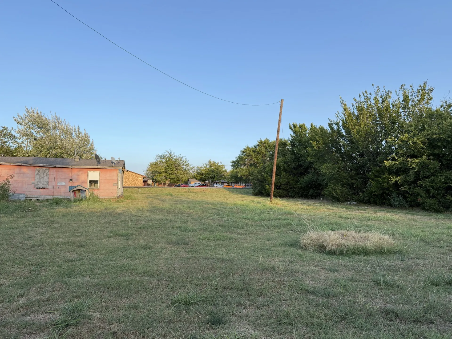 Single Family Residence For Sale in Hunt County , 803 N US Highway 69, Celeste, Texas 75423, 3 Bedroom, 1 Bathroom, 2 Garage spaces, 1,090 Sqft, built in 1956, mls#21393576, Real Estate Agent in Celeste, Homes For Sale in Hunt county, Homes For Sale in Celeste, Realtor in Celeste Texas, Real Estate Brokerage Independent Realty Texas, Luminita Cordes Realtor
