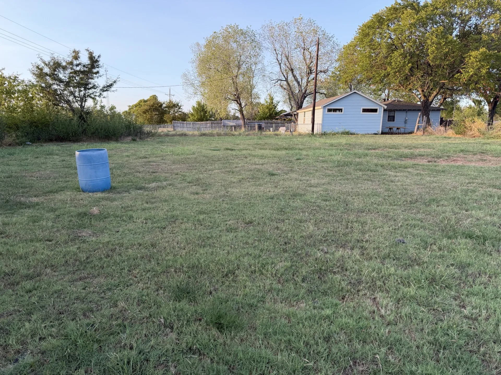 Single Family Residence For Sale in Hunt County , 803 N US Highway 69, Celeste, Texas 75423, 3 Bedroom, 1 Bathroom, 2 Garage spaces, 1,090 Sqft, built in 1956, mls#21393576, Real Estate Agent in Celeste, Homes For Sale in Hunt county, Homes For Sale in Celeste, Realtor in Celeste Texas, Real Estate Brokerage Independent Realty Texas, Luminita Cordes Realtor