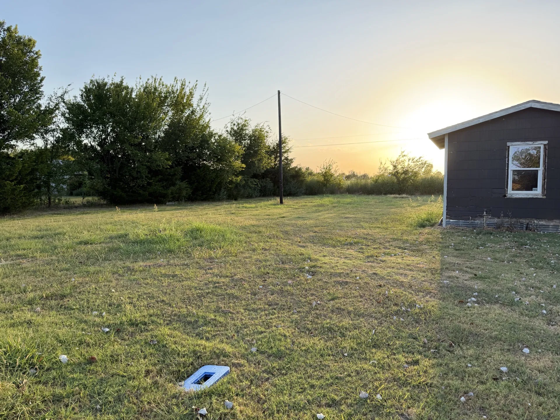 Single Family Residence For Sale in Hunt County , 803 N US Highway 69, Celeste, Texas 75423, 3 Bedroom, 1 Bathroom, 2 Garage spaces, 1,090 Sqft, built in 1956, mls#21393576, Real Estate Agent in Celeste, Homes For Sale in Hunt county, Homes For Sale in Celeste, Realtor in Celeste Texas, Real Estate Brokerage Independent Realty Texas, Luminita Cordes Realtor