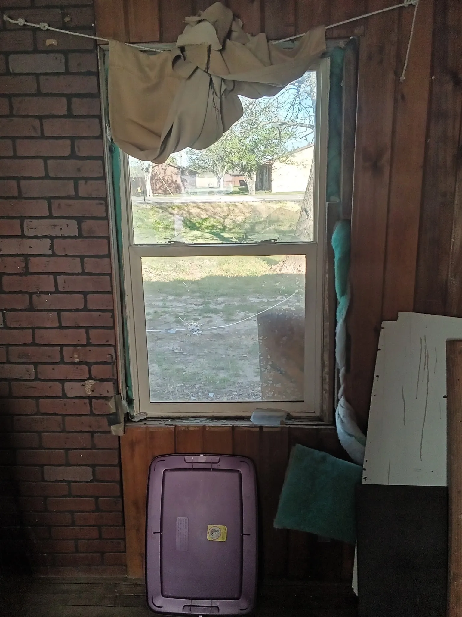 Single Family Residence For Sale in Hunt County , 803 N US Highway 69, Celeste, Texas 75423, 3 Bedroom, 1 Bathroom, 2 Garage spaces, 1,090 Sqft, built in 1956, mls#21393576, Real Estate Agent in Celeste, Homes For Sale in Hunt county, Homes For Sale in Celeste, Realtor in Celeste Texas, Real Estate Brokerage Independent Realty Texas, Luminita Cordes Realtor