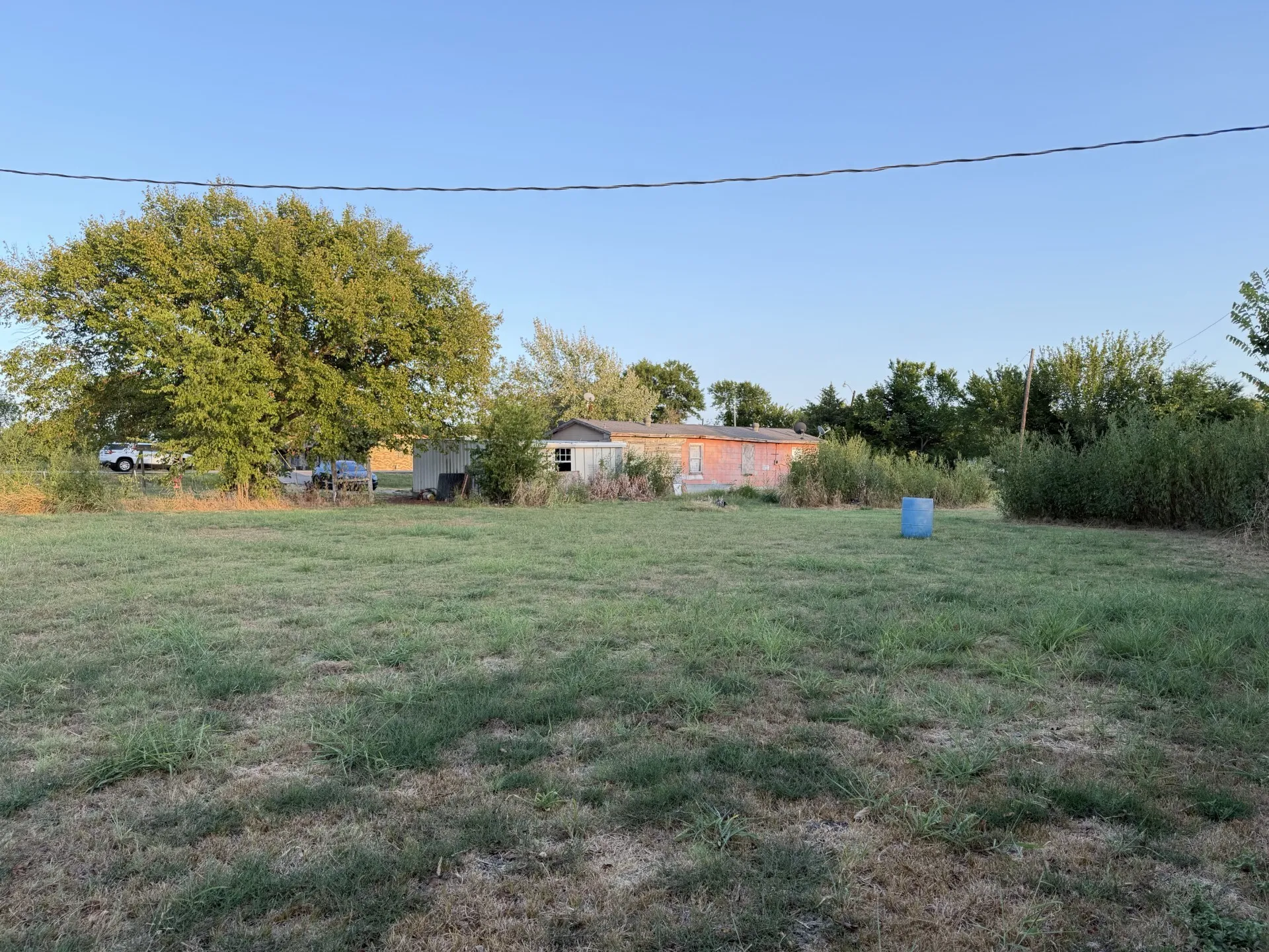 Single Family Residence For Sale in Hunt County , 803 N US Highway 69, Celeste, Texas 75423, 3 Bedroom, 1 Bathroom, 2 Garage spaces, 1,090 Sqft, built in 1956, mls#21393576, Real Estate Agent in Celeste, Homes For Sale in Hunt county, Homes For Sale in Celeste, Realtor in Celeste Texas, Real Estate Brokerage Independent Realty Texas, Luminita Cordes Realtor