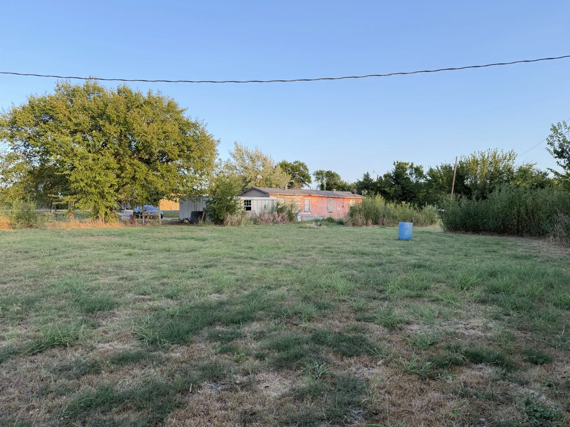 Single Family Residence For Sale in Hunt County , 803 N US Highway 69, Celeste, Texas 75423, 3 Bedroom, 1 Bathroom, 2 Garage spaces, 1,090 Sqft, built in 1956, mls#21393576, Real Estate Agent in Celeste, Homes For Sale in Hunt county, Homes For Sale in Celeste, Realtor in Celeste Texas, Real Estate Brokerage Independent Realty Texas, Luminita Cordes Realtor