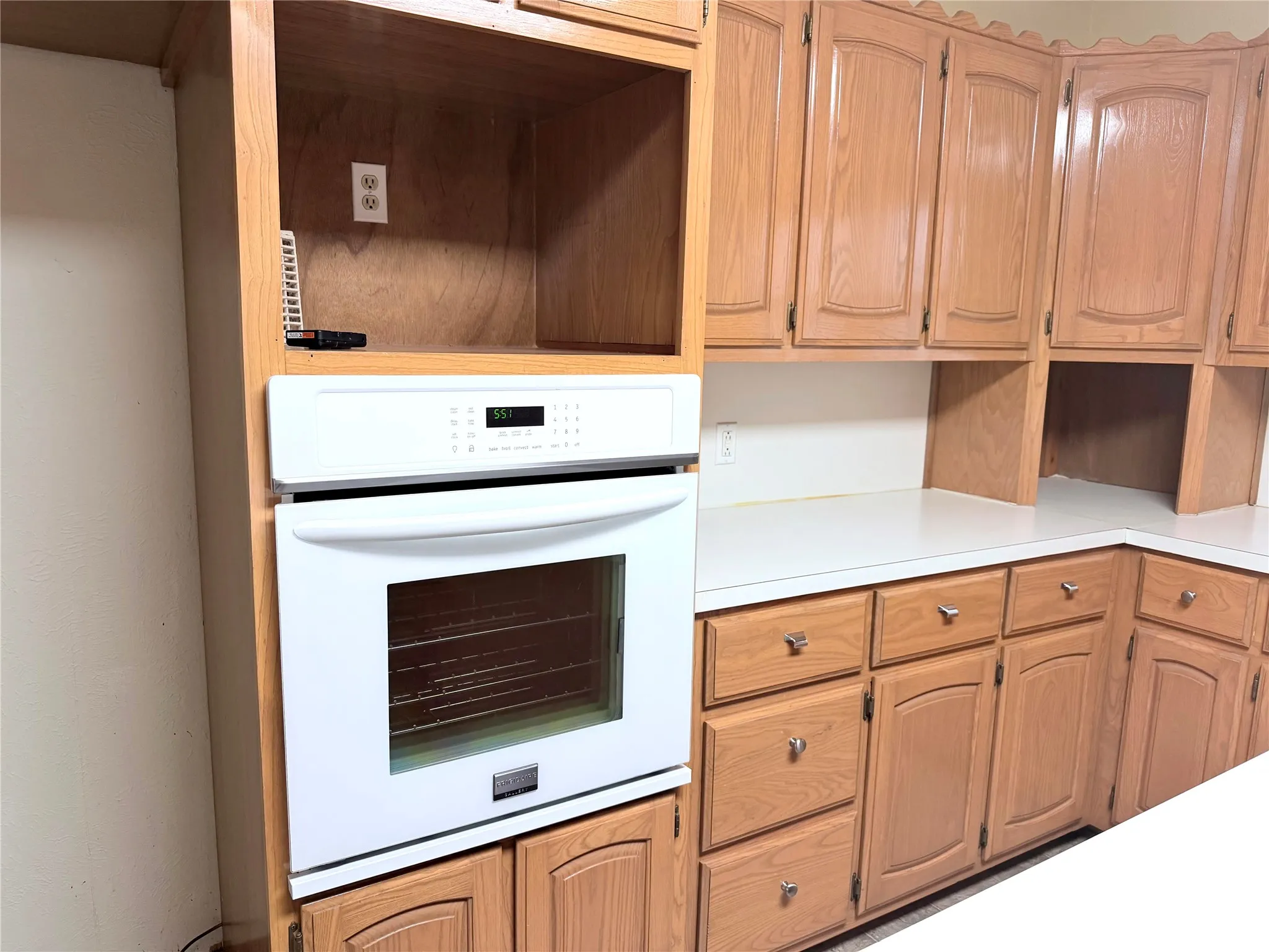 Single Family Residence For Sale in Bosque County , 316 S Erath Street, Iredell, Texas 76649, 3 Bedroom, 2 Bathroom, 2 Garage spaces, 2,613 Sqft, built in 1947, mls#21391001, Real Estate Agent in Iredell, Homes For Sale in Bosque county, Homes For Sale in Iredell, Realtor in Iredell Texas, Real Estate Brokerage Independent Realty Texas, Luminita Cordes Realtor