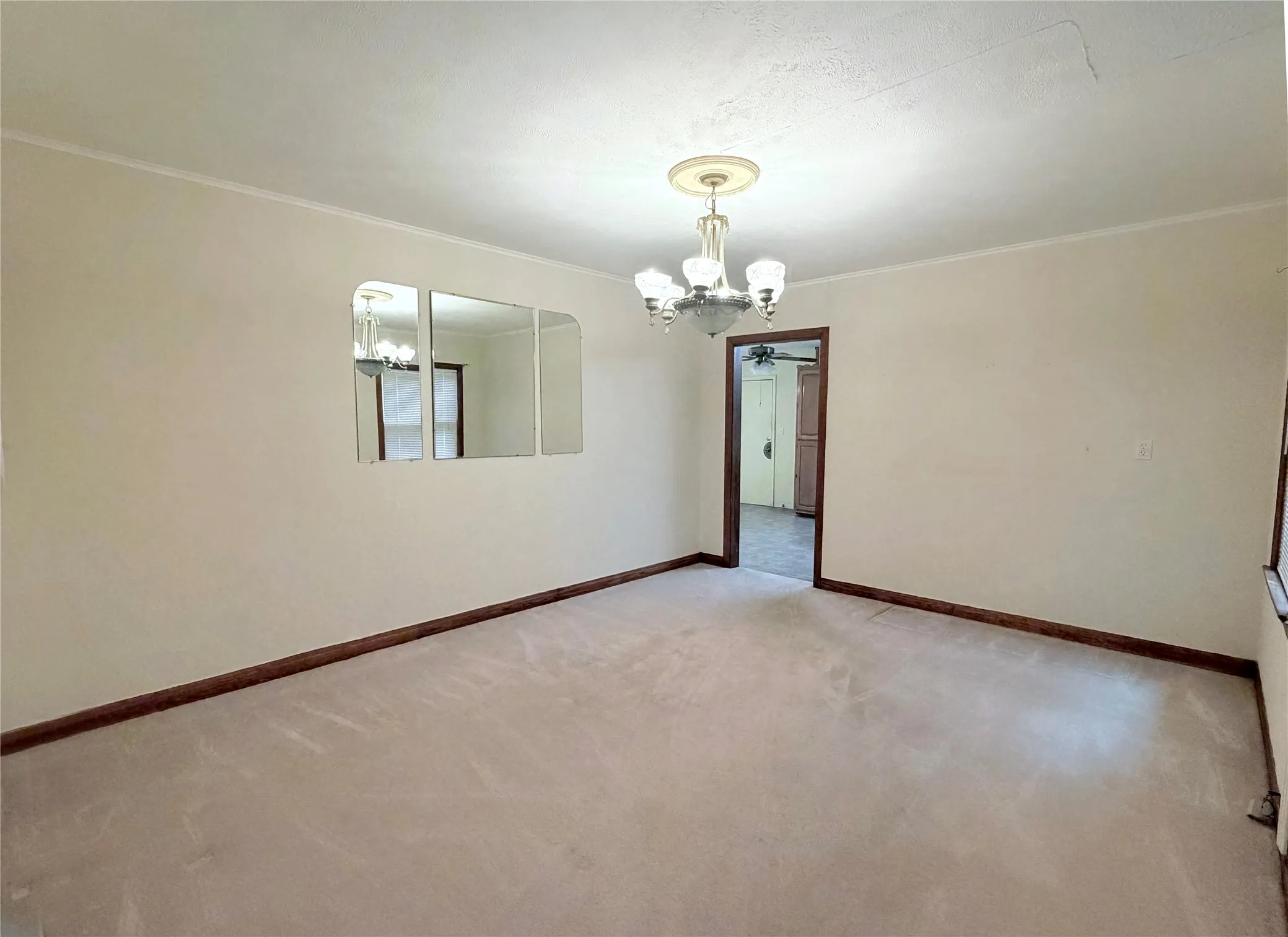 Single Family Residence For Sale in Bosque County , 316 S Erath Street, Iredell, Texas 76649, 3 Bedroom, 2 Bathroom, 2 Garage spaces, 2,613 Sqft, built in 1947, mls#21391001, Real Estate Agent in Iredell, Homes For Sale in Bosque county, Homes For Sale in Iredell, Realtor in Iredell Texas, Real Estate Brokerage Independent Realty Texas, Luminita Cordes Realtor