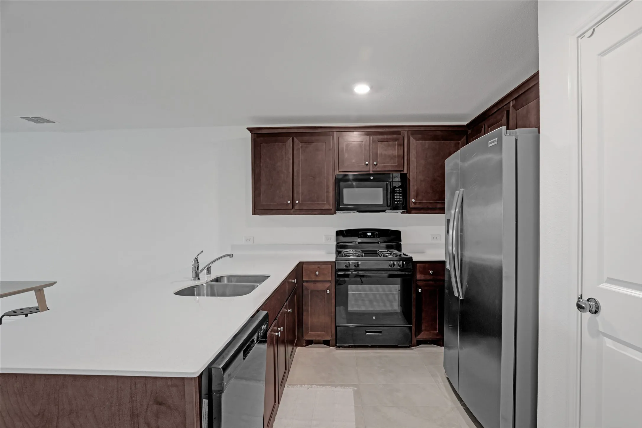 Single Family Residence For Rent in Denton County , 14048 Earlham Street, Pilot Point, Texas 76258, 4 Bedroom, 2 Bathroom, 2 Garage spaces, 1,647 Sqft, built in 2022, mls#21393554, Real Estate Agent in Pilot Point, Homes For Rent in Denton county, Homes For Rent in Pilot Point, Realtor in Pilot Point Texas, Real Estate Brokerage Independent Realty Texas, Luminita Cordes Realtor
