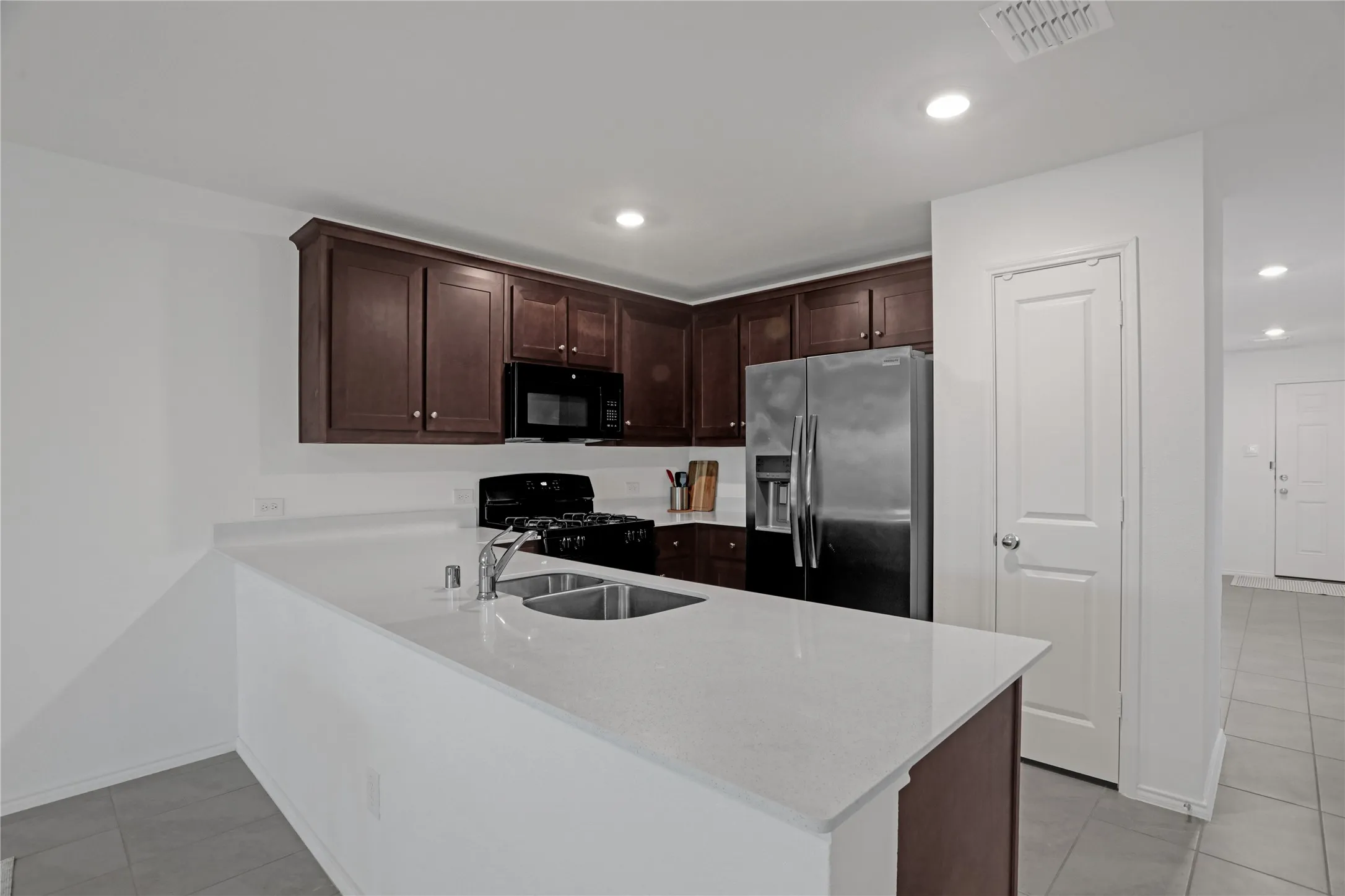 Single Family Residence For Rent in Denton County , 14048 Earlham Street, Pilot Point, Texas 76258, 4 Bedroom, 2 Bathroom, 2 Garage spaces, 1,647 Sqft, built in 2022, mls#21393554, Real Estate Agent in Pilot Point, Homes For Rent in Denton county, Homes For Rent in Pilot Point, Realtor in Pilot Point Texas, Real Estate Brokerage Independent Realty Texas, Luminita Cordes Realtor