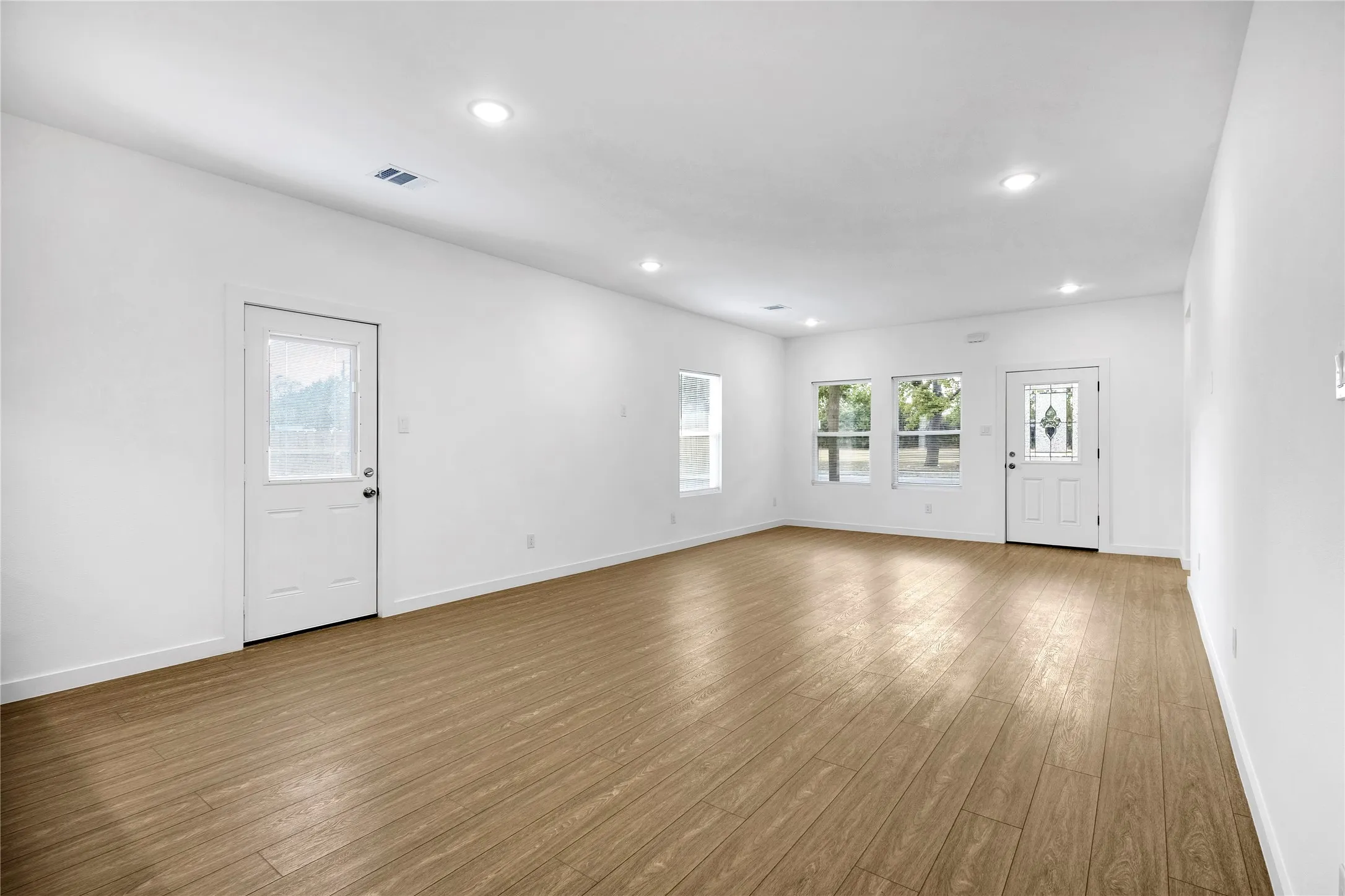 Single Family Residence For Sale in Dallas County , 4410 Hamilton Avenue, Dallas, Texas 75210, 4 Bedroom, 2 Bathroom, 2 Garage spaces, 1,582 Sqft, built in 2026, mls#21393628, Real Estate Agent in Dallas, Homes For Sale in Dallas county, Homes For Sale in Dallas, Realtor in Dallas Texas, Real Estate Brokerage Independent Realty Texas, Luminita Cordes Realtor