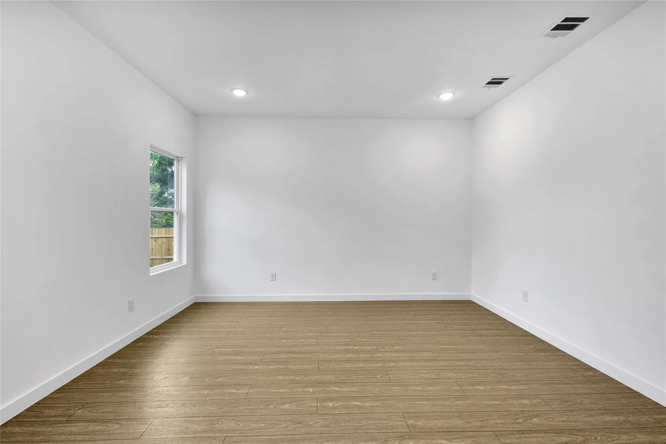 Single Family Residence For Sale in Dallas County , 4410 Hamilton Avenue, Dallas, Texas 75210, 4 Bedroom, 2 Bathroom, 2 Garage spaces, 1,582 Sqft, built in 2026, mls#21393628, Real Estate Agent in Dallas, Homes For Sale in Dallas county, Homes For Sale in Dallas, Realtor in Dallas Texas, Real Estate Brokerage Independent Realty Texas, Luminita Cordes Realtor