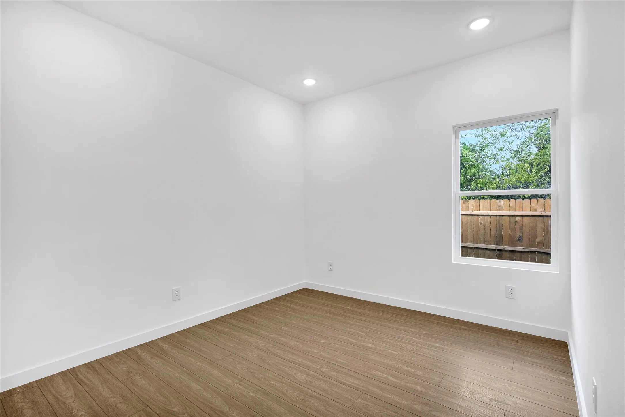Single Family Residence For Sale in Dallas County , 4410 Hamilton Avenue, Dallas, Texas 75210, 4 Bedroom, 2 Bathroom, 2 Garage spaces, 1,582 Sqft, built in 2026, mls#21393628, Real Estate Agent in Dallas, Homes For Sale in Dallas county, Homes For Sale in Dallas, Realtor in Dallas Texas, Real Estate Brokerage Independent Realty Texas, Luminita Cordes Realtor