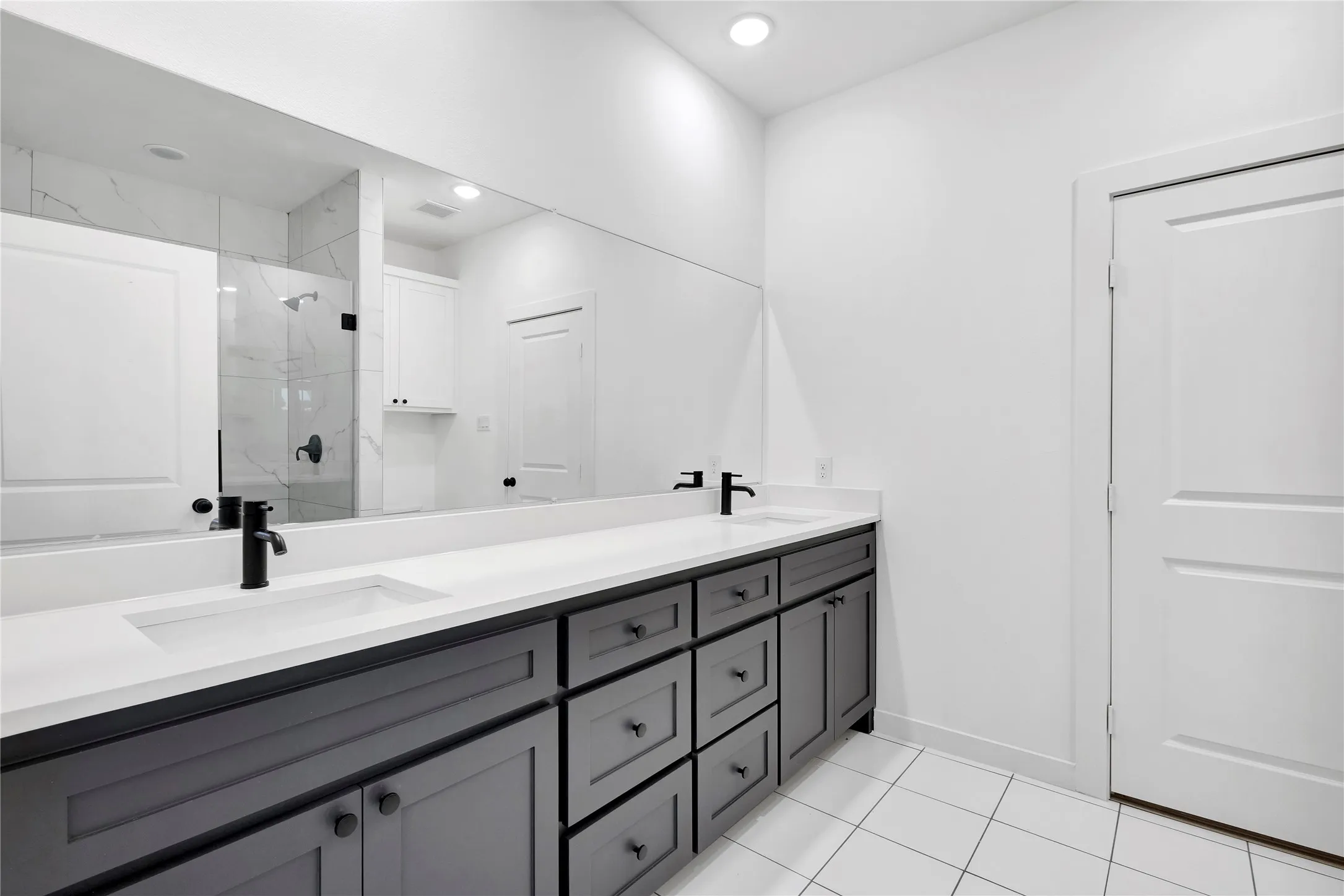 Single Family Residence For Sale in Dallas County , 4410 Hamilton Avenue, Dallas, Texas 75210, 4 Bedroom, 2 Bathroom, 2 Garage spaces, 1,582 Sqft, built in 2026, mls#21393628, Real Estate Agent in Dallas, Homes For Sale in Dallas county, Homes For Sale in Dallas, Realtor in Dallas Texas, Real Estate Brokerage Independent Realty Texas, Luminita Cordes Realtor