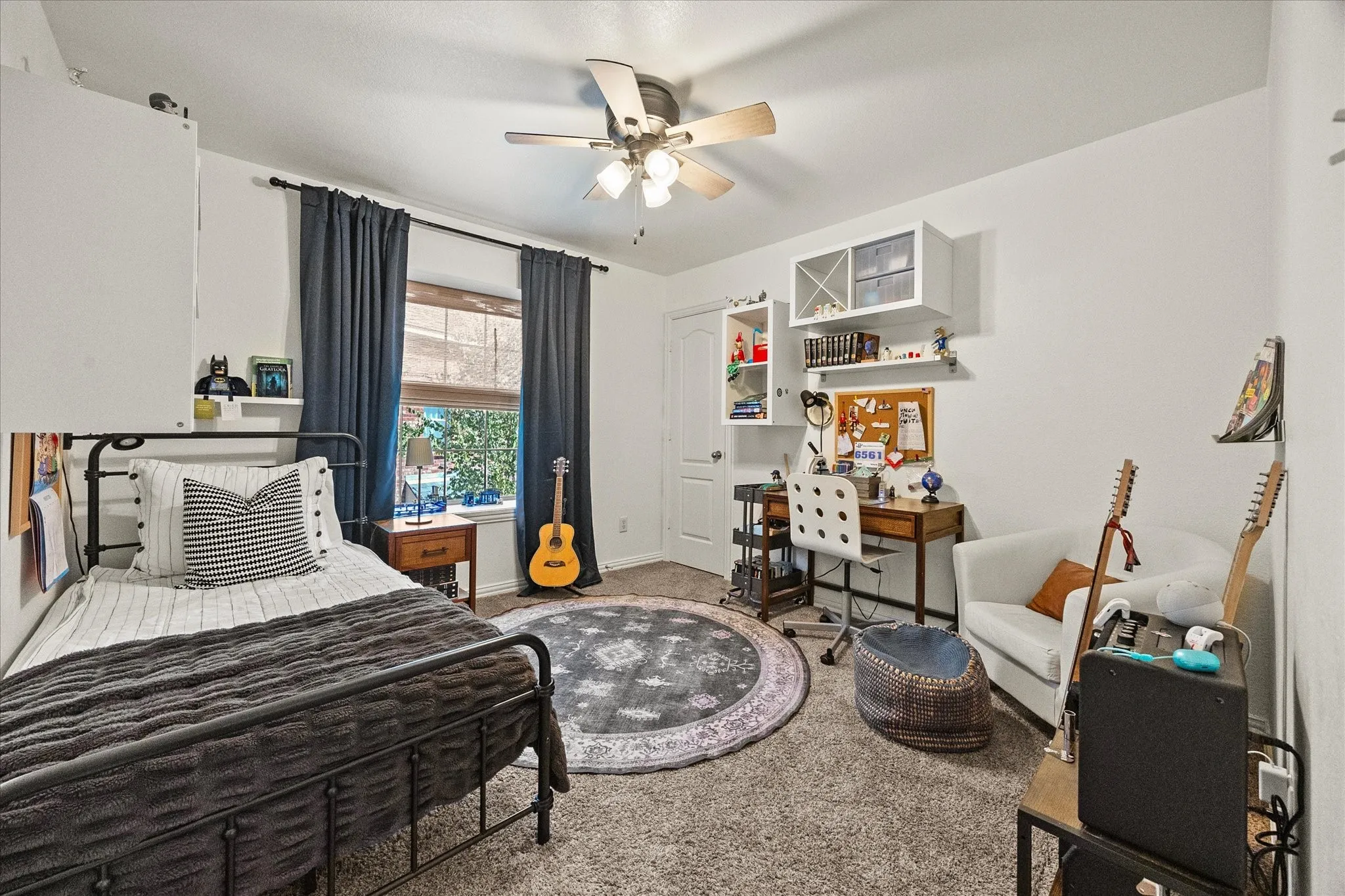 Wall-to-wall carpeting and neutral wall tones