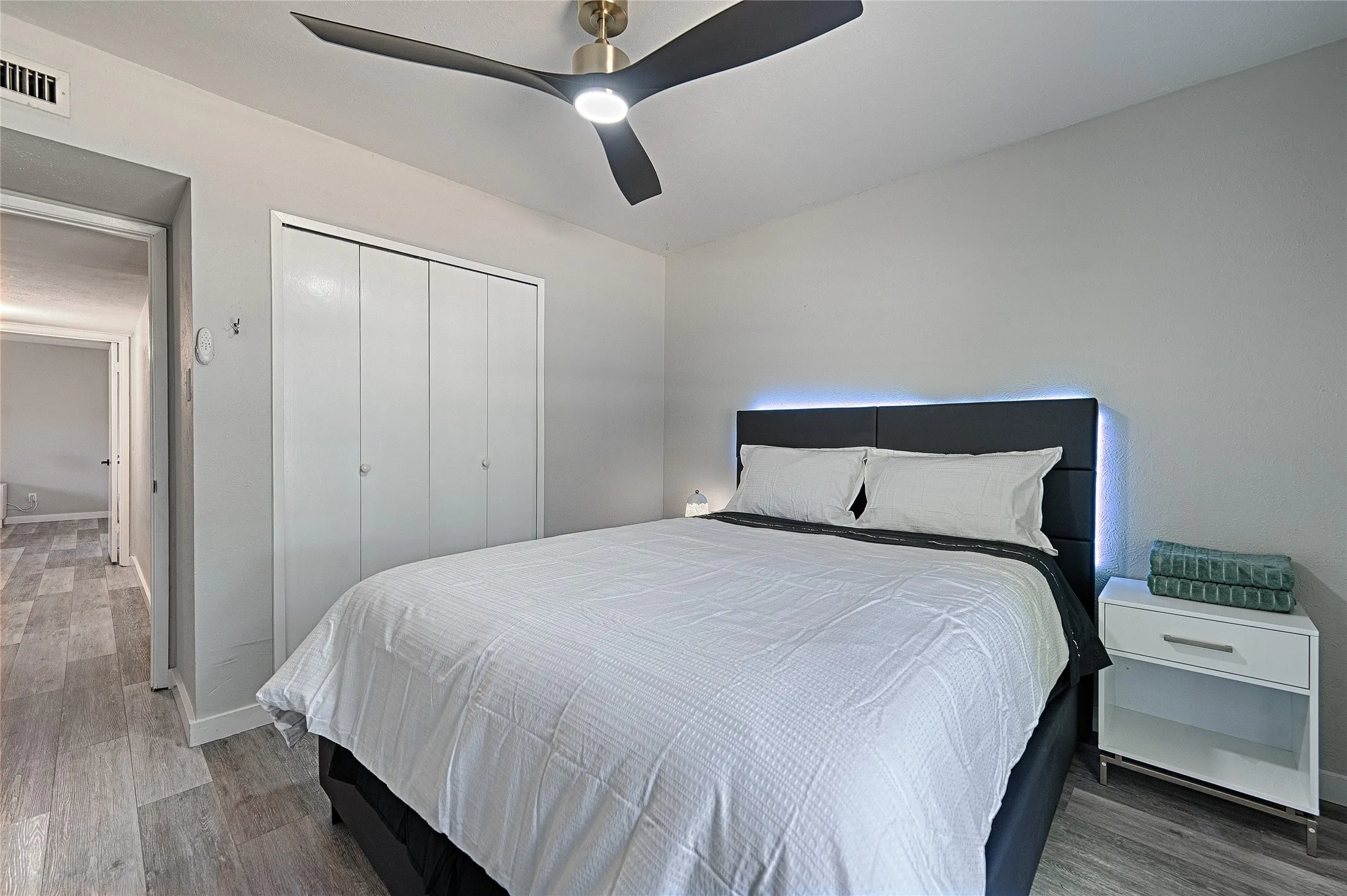 Single Family Residence For Rent in Collin County , 6536 Mesquite Trail, Plano, Texas 75023, 4 Bedroom, 2 Bathroom, 2 Garage spaces, 2,113 Sqft, built in 1978, mls#21393635, Real Estate Agent in Plano, Homes For Rent in Collin county, Homes For Rent in Plano, Realtor in Plano Texas, Real Estate Brokerage Independent Realty Texas, Luminita Cordes Realtor
