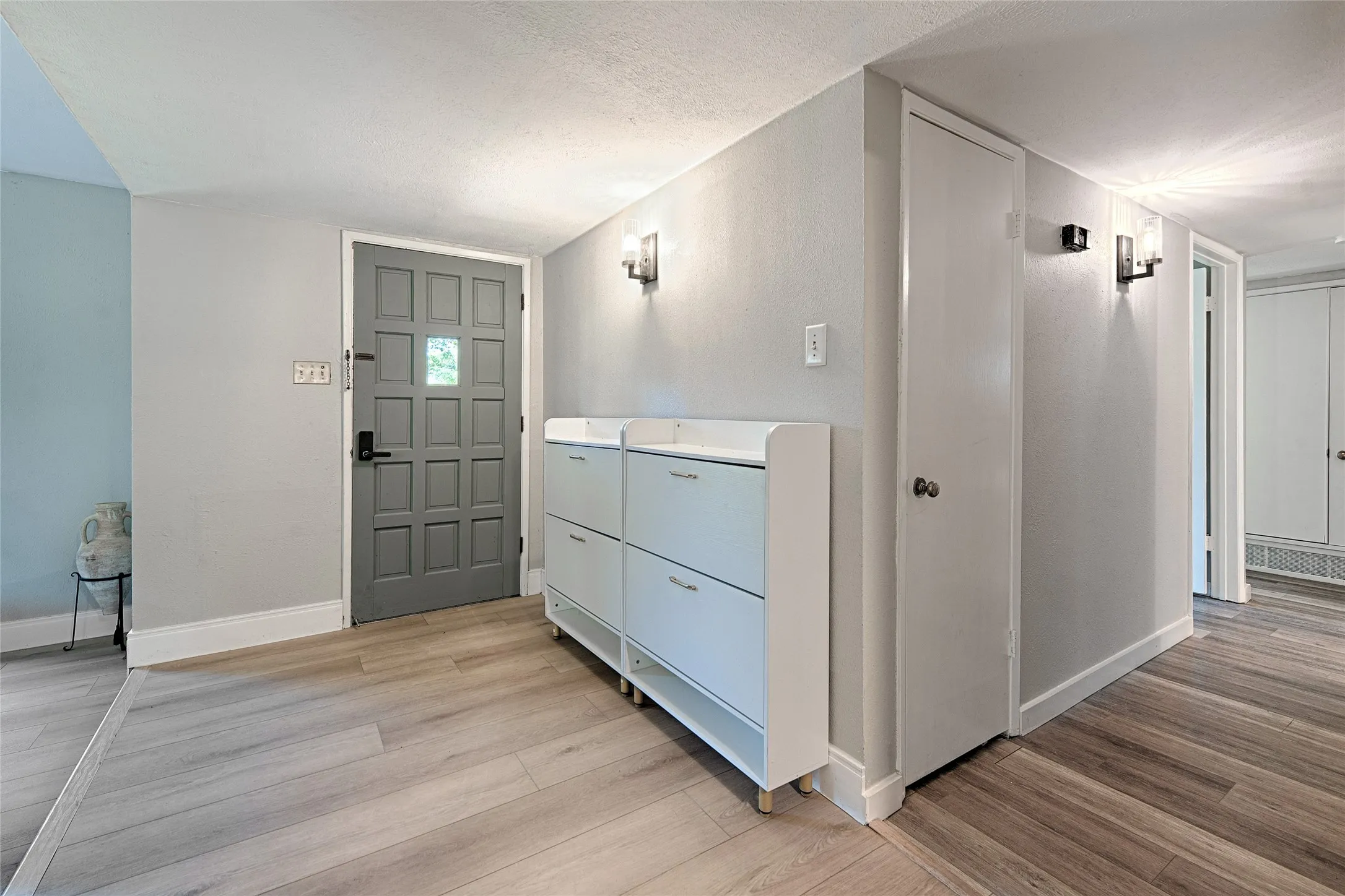 Single Family Residence For Rent in Collin County , 6536 Mesquite Trail, Plano, Texas 75023, 4 Bedroom, 2 Bathroom, 2 Garage spaces, 2,113 Sqft, built in 1978, mls#21393635, Real Estate Agent in Plano, Homes For Rent in Collin county, Homes For Rent in Plano, Realtor in Plano Texas, Real Estate Brokerage Independent Realty Texas, Luminita Cordes Realtor
