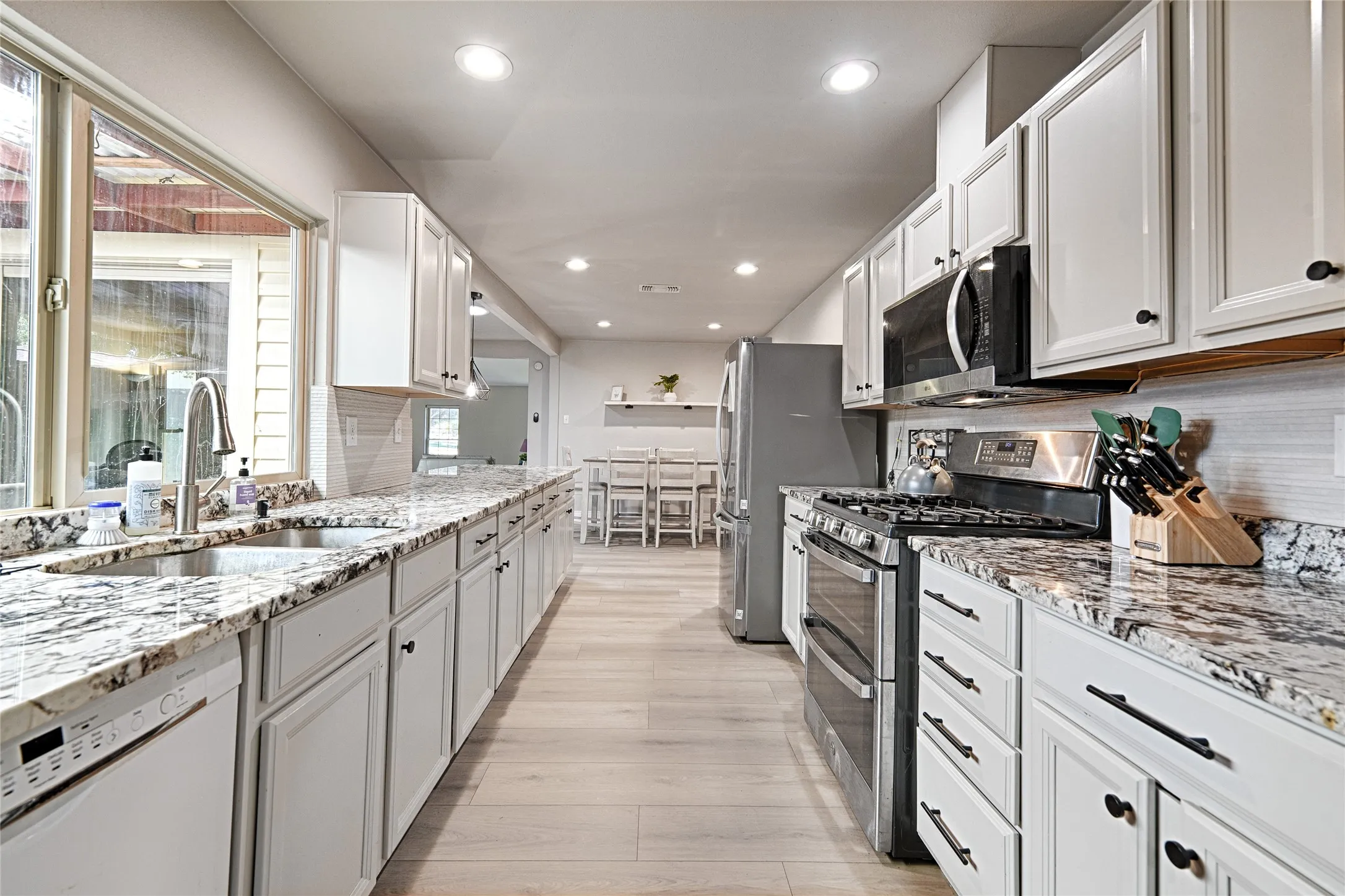 Single Family Residence For Rent in Collin County , 6536 Mesquite Trail, Plano, Texas 75023, 4 Bedroom, 2 Bathroom, 2 Garage spaces, 2,113 Sqft, built in 1978, mls#21393635, Real Estate Agent in Plano, Homes For Rent in Collin county, Homes For Rent in Plano, Realtor in Plano Texas, Real Estate Brokerage Independent Realty Texas, Luminita Cordes Realtor