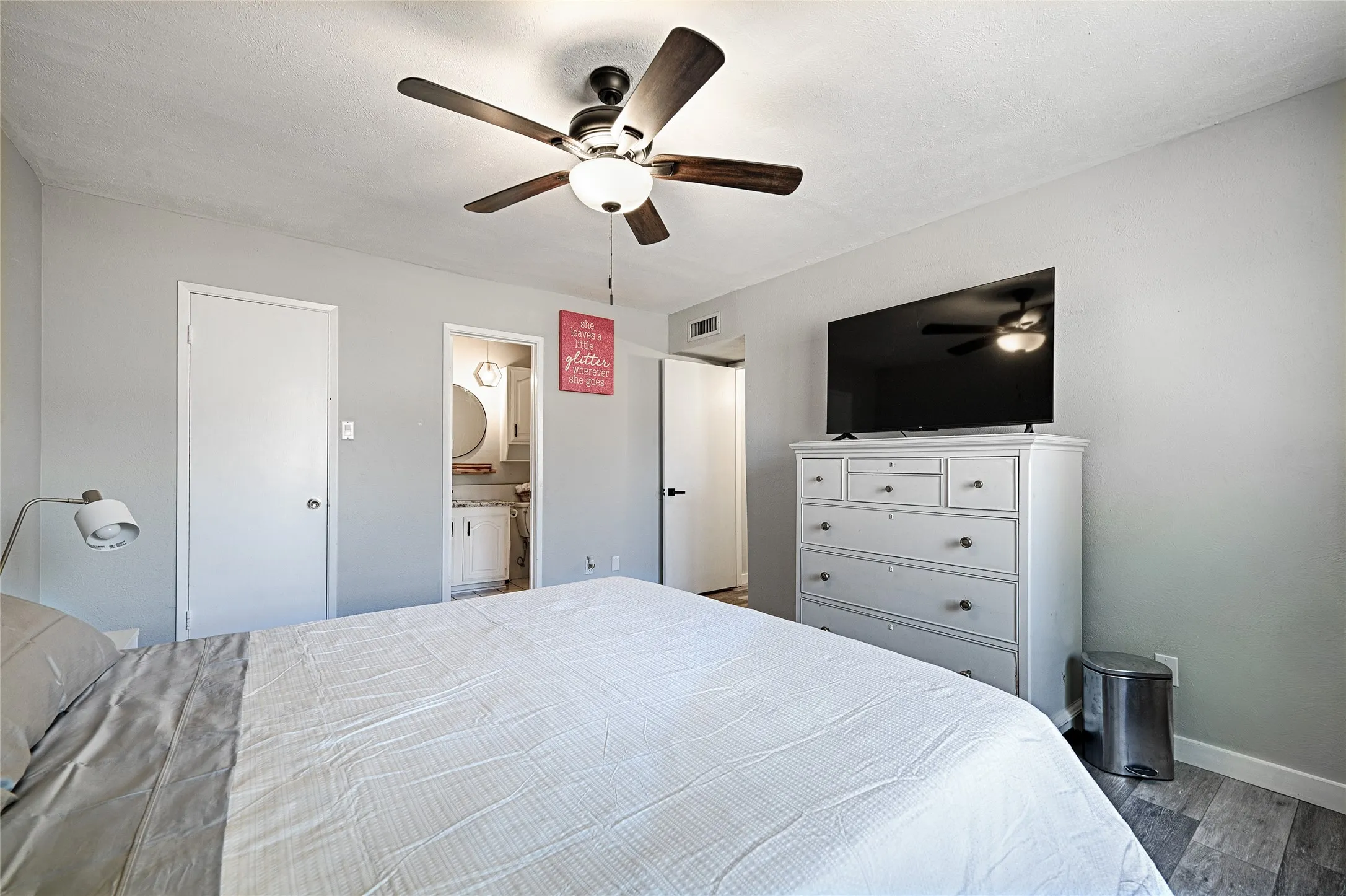 Single Family Residence For Rent in Collin County , 6536 Mesquite Trail, Plano, Texas 75023, 4 Bedroom, 2 Bathroom, 2 Garage spaces, 2,113 Sqft, built in 1978, mls#21393635, Real Estate Agent in Plano, Homes For Rent in Collin county, Homes For Rent in Plano, Realtor in Plano Texas, Real Estate Brokerage Independent Realty Texas, Luminita Cordes Realtor