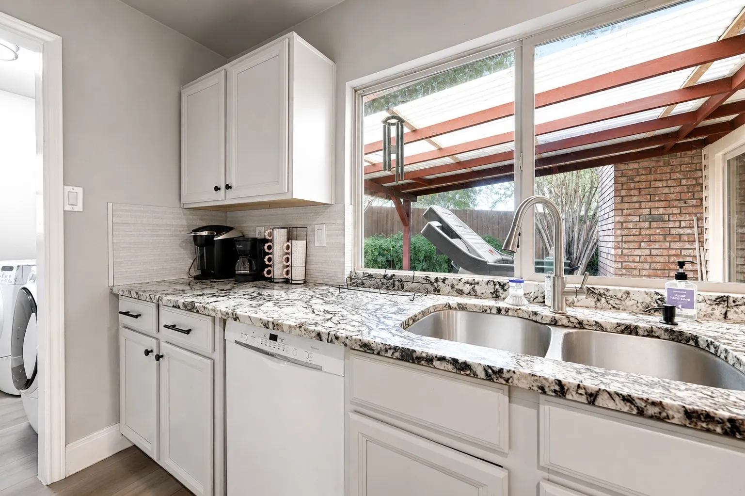 Single Family Residence For Rent in Collin County , 6536 Mesquite Trail, Plano, Texas 75023, 4 Bedroom, 2 Bathroom, 2 Garage spaces, 2,113 Sqft, built in 1978, mls#21393635, Real Estate Agent in Plano, Homes For Rent in Collin county, Homes For Rent in Plano, Realtor in Plano Texas, Real Estate Brokerage Independent Realty Texas, Luminita Cordes Realtor