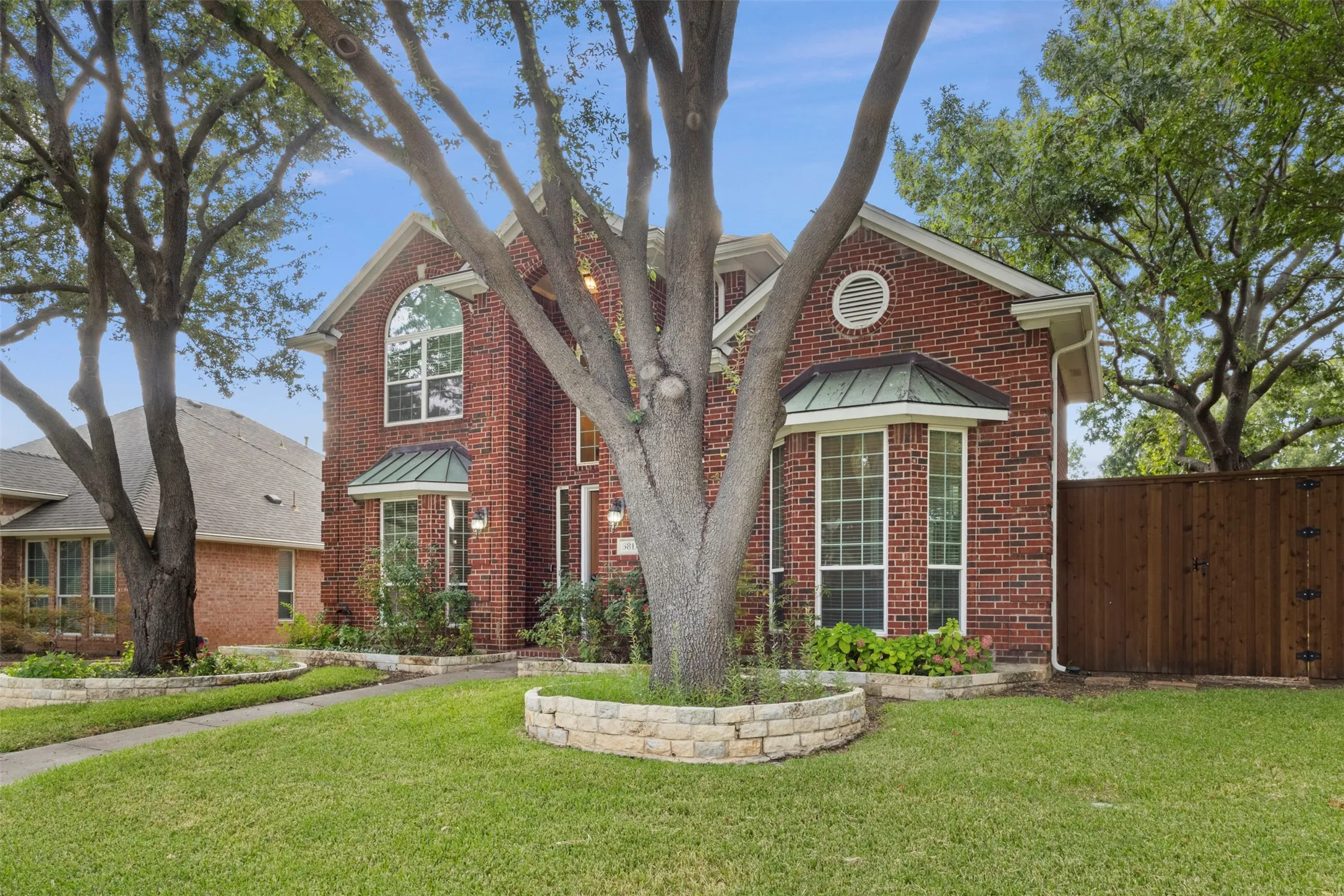 Single Family Residence For Rent in Denton County , 3817 Peppertree Drive, Carrollton, Texas 75007, 4 Bedroom, 3 Bathroom, 2 Garage spaces, 2,583 Sqft, built in 1995, mls#21393633, Real Estate Agent in Carrollton, Homes For Rent in Denton county, Homes For Rent in Carrollton, Realtor in Carrollton Texas, Real Estate Brokerage Independent Realty Texas, Luminita Cordes Realtor