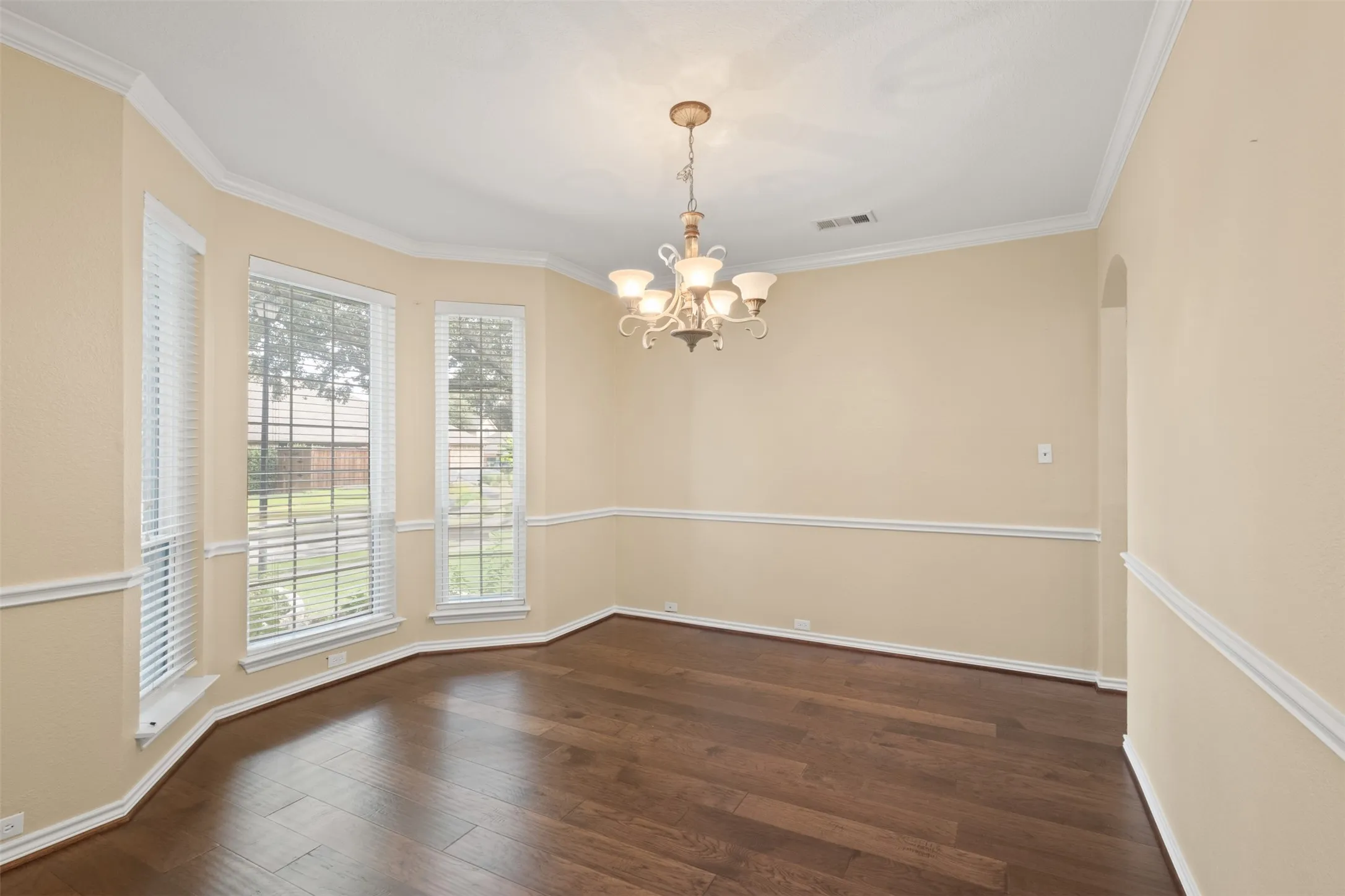 Single Family Residence For Rent in Denton County , 3817 Peppertree Drive, Carrollton, Texas 75007, 4 Bedroom, 3 Bathroom, 2 Garage spaces, 2,583 Sqft, built in 1995, mls#21393633, Real Estate Agent in Carrollton, Homes For Rent in Denton county, Homes For Rent in Carrollton, Realtor in Carrollton Texas, Real Estate Brokerage Independent Realty Texas, Luminita Cordes Realtor