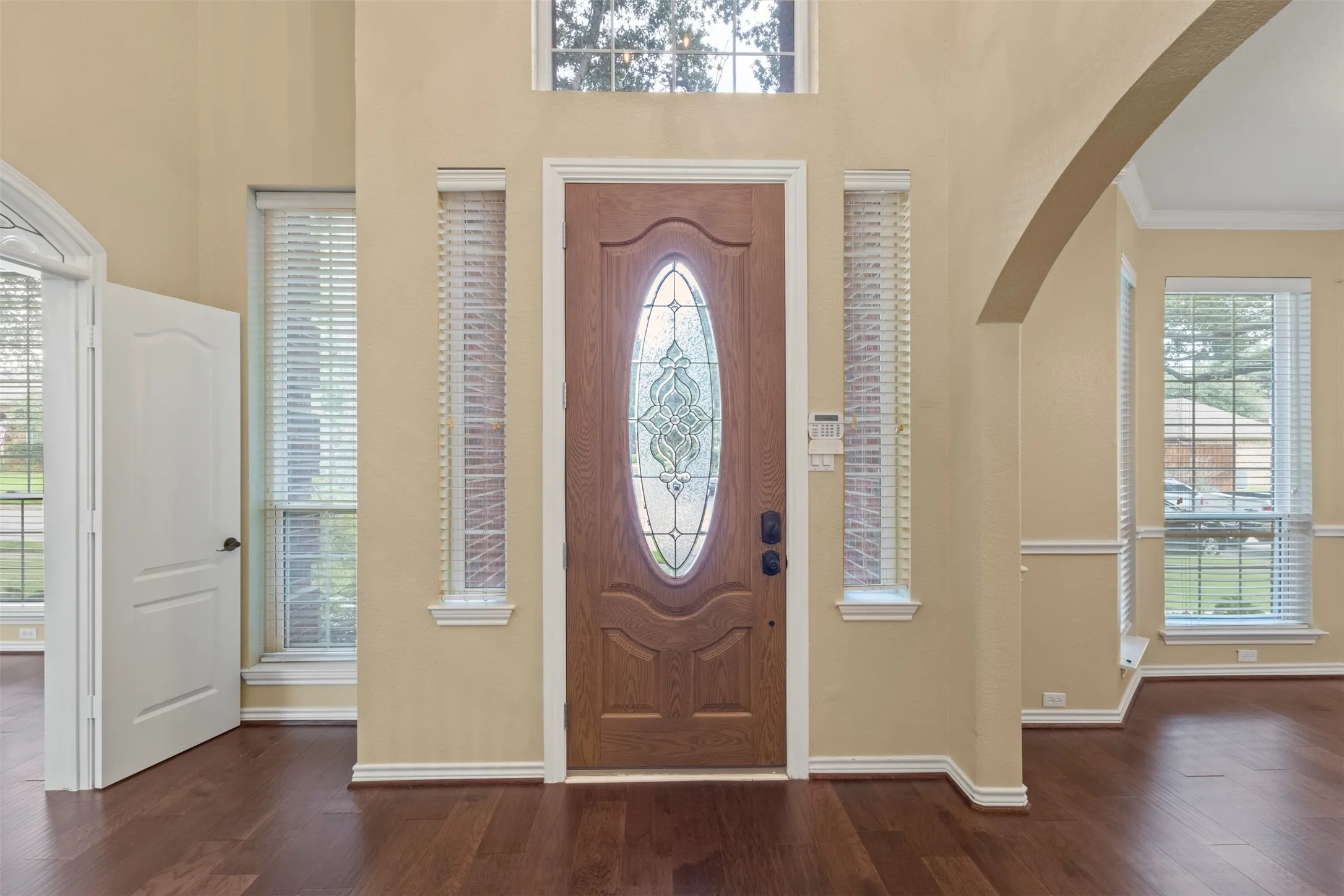 Single Family Residence For Rent in Denton County , 3817 Peppertree Drive, Carrollton, Texas 75007, 4 Bedroom, 3 Bathroom, 2 Garage spaces, 2,583 Sqft, built in 1995, mls#21393633, Real Estate Agent in Carrollton, Homes For Rent in Denton county, Homes For Rent in Carrollton, Realtor in Carrollton Texas, Real Estate Brokerage Independent Realty Texas, Luminita Cordes Realtor