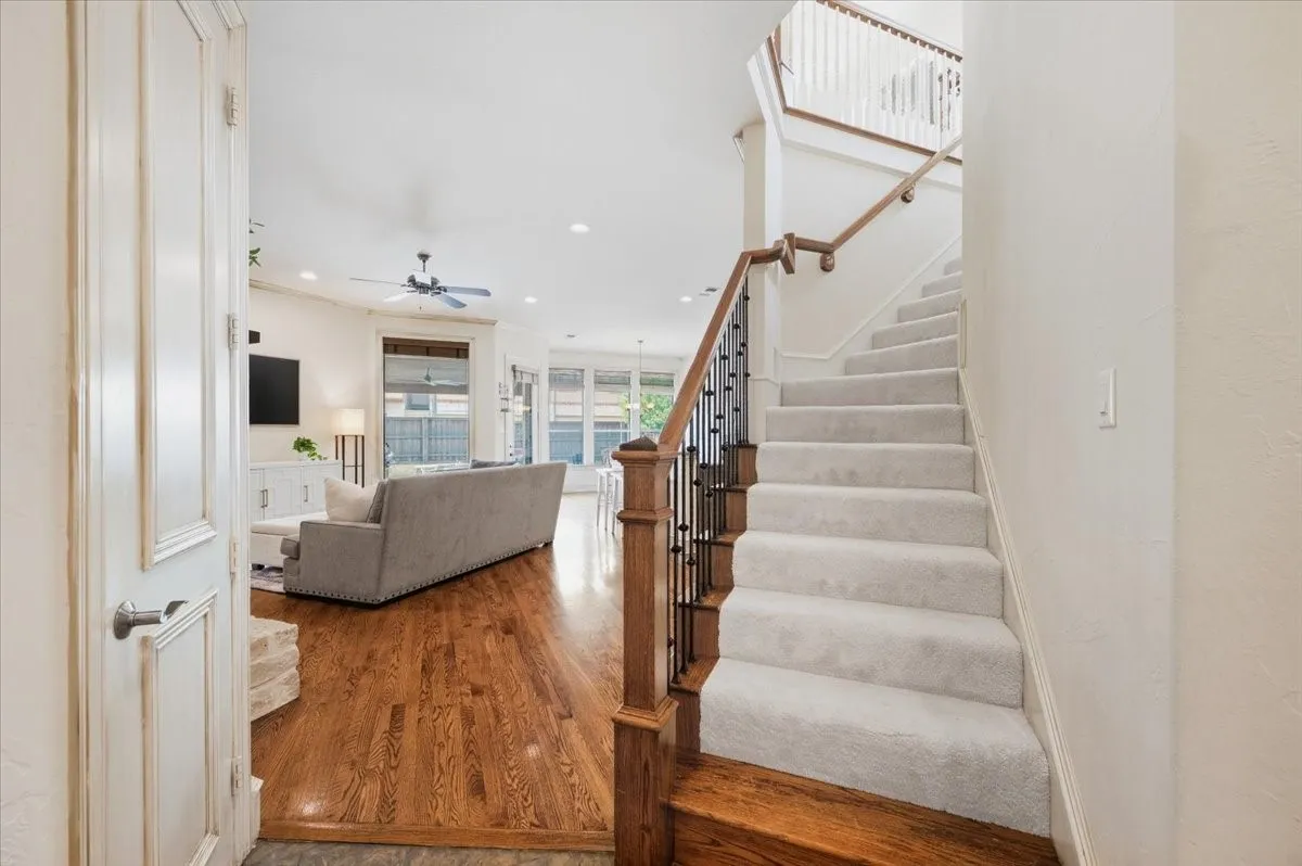 Single Family Residence For Sale in Collin County , 1900 Brookfield Way, Mc Kinney, Texas 75072, 3 Bedroom, 3 Bathroom, 2 Garage spaces, 2,609 Sqft, built in 2001, mls#21391983, Real Estate Agent in Mc Kinney, Homes For Sale in Collin county, Homes For Sale in Mc Kinney, Realtor in Mc Kinney Texas, Real Estate Brokerage Independent Realty Texas, Luminita Cordes Realtor