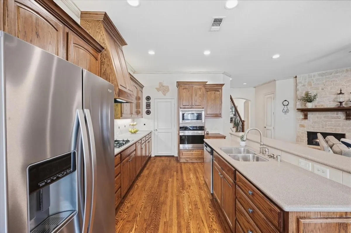 Single Family Residence For Sale in Collin County , 1900 Brookfield Way, Mc Kinney, Texas 75072, 3 Bedroom, 3 Bathroom, 2 Garage spaces, 2,609 Sqft, built in 2001, mls#21391983, Real Estate Agent in Mc Kinney, Homes For Sale in Collin county, Homes For Sale in Mc Kinney, Realtor in Mc Kinney Texas, Real Estate Brokerage Independent Realty Texas, Luminita Cordes Realtor