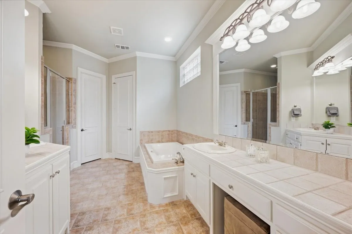 Single Family Residence For Sale in Collin County , 1900 Brookfield Way, Mc Kinney, Texas 75072, 3 Bedroom, 3 Bathroom, 2 Garage spaces, 2,609 Sqft, built in 2001, mls#21391983, Real Estate Agent in Mc Kinney, Homes For Sale in Collin county, Homes For Sale in Mc Kinney, Realtor in Mc Kinney Texas, Real Estate Brokerage Independent Realty Texas, Luminita Cordes Realtor