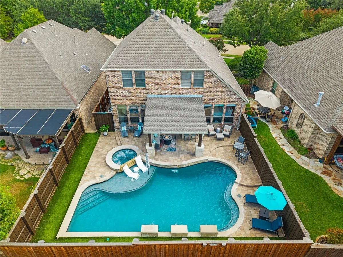 Single Family Residence For Sale in Collin County , 1900 Brookfield Way, Mc Kinney, Texas 75072, 3 Bedroom, 3 Bathroom, 2 Garage spaces, 2,609 Sqft, built in 2001, mls#21391983, Real Estate Agent in Mc Kinney, Homes For Sale in Collin county, Homes For Sale in Mc Kinney, Realtor in Mc Kinney Texas, Real Estate Brokerage Independent Realty Texas, Luminita Cordes Realtor