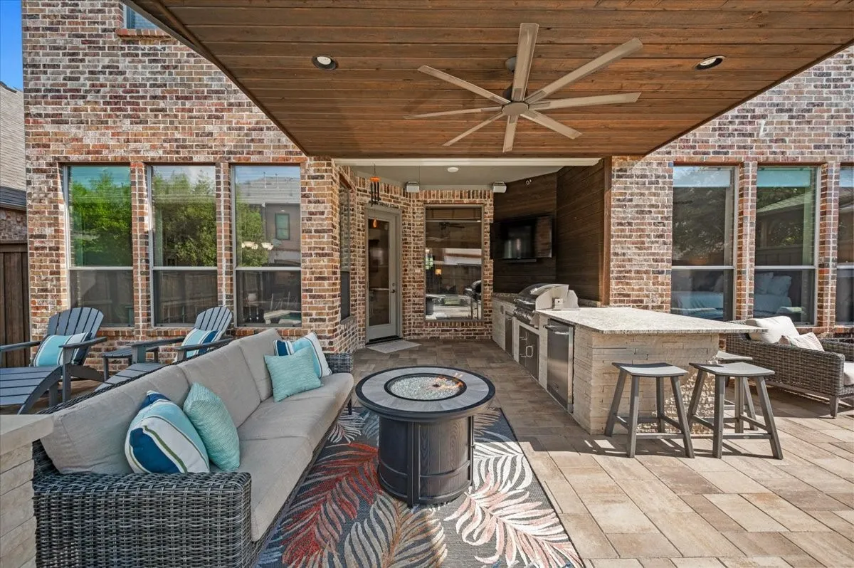 Single Family Residence For Sale in Collin County , 1900 Brookfield Way, Mc Kinney, Texas 75072, 3 Bedroom, 3 Bathroom, 2 Garage spaces, 2,609 Sqft, built in 2001, mls#21391983, Real Estate Agent in Mc Kinney, Homes For Sale in Collin county, Homes For Sale in Mc Kinney, Realtor in Mc Kinney Texas, Real Estate Brokerage Independent Realty Texas, Luminita Cordes Realtor