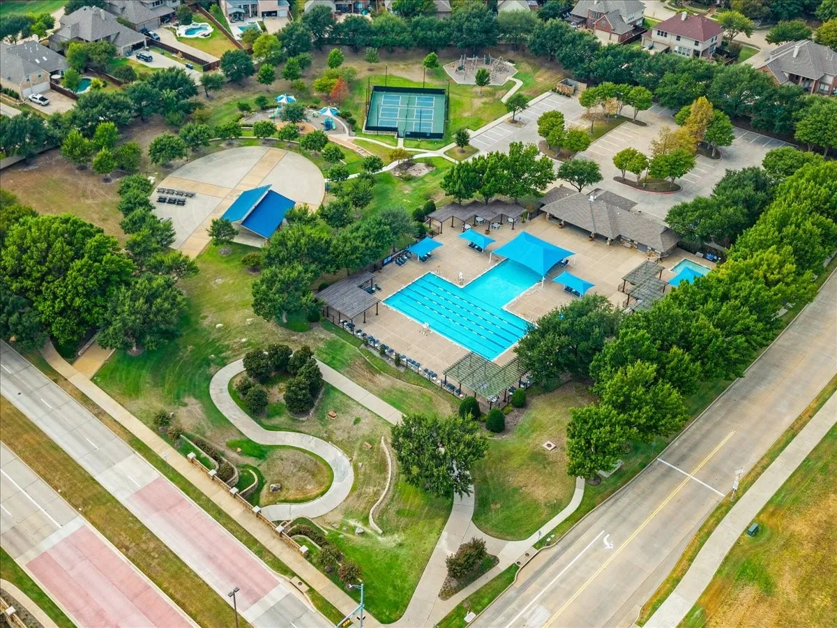 Stonebridge Ranch Plaza and Aquatic Center
