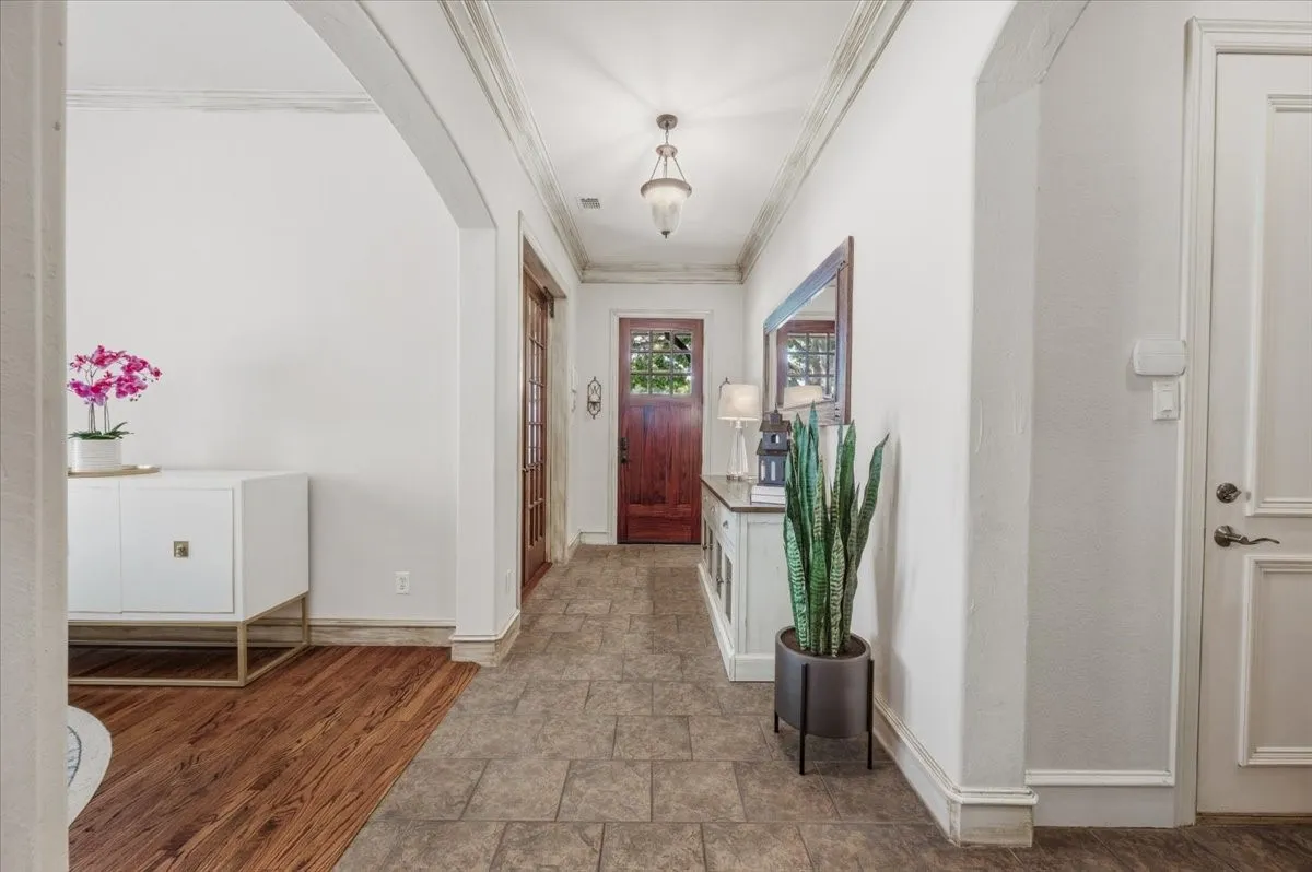 Single Family Residence For Sale in Collin County , 1900 Brookfield Way, Mc Kinney, Texas 75072, 3 Bedroom, 3 Bathroom, 2 Garage spaces, 2,609 Sqft, built in 2001, mls#21391983, Real Estate Agent in Mc Kinney, Homes For Sale in Collin county, Homes For Sale in Mc Kinney, Realtor in Mc Kinney Texas, Real Estate Brokerage Independent Realty Texas, Luminita Cordes Realtor